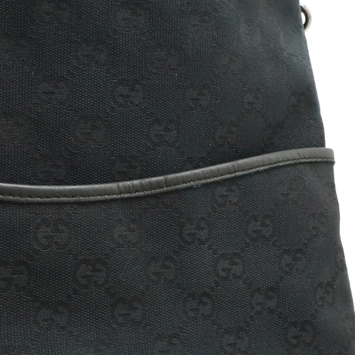 Gucci Black Gg Canvas Handbag Shoulder Bag (Pre-Owned)