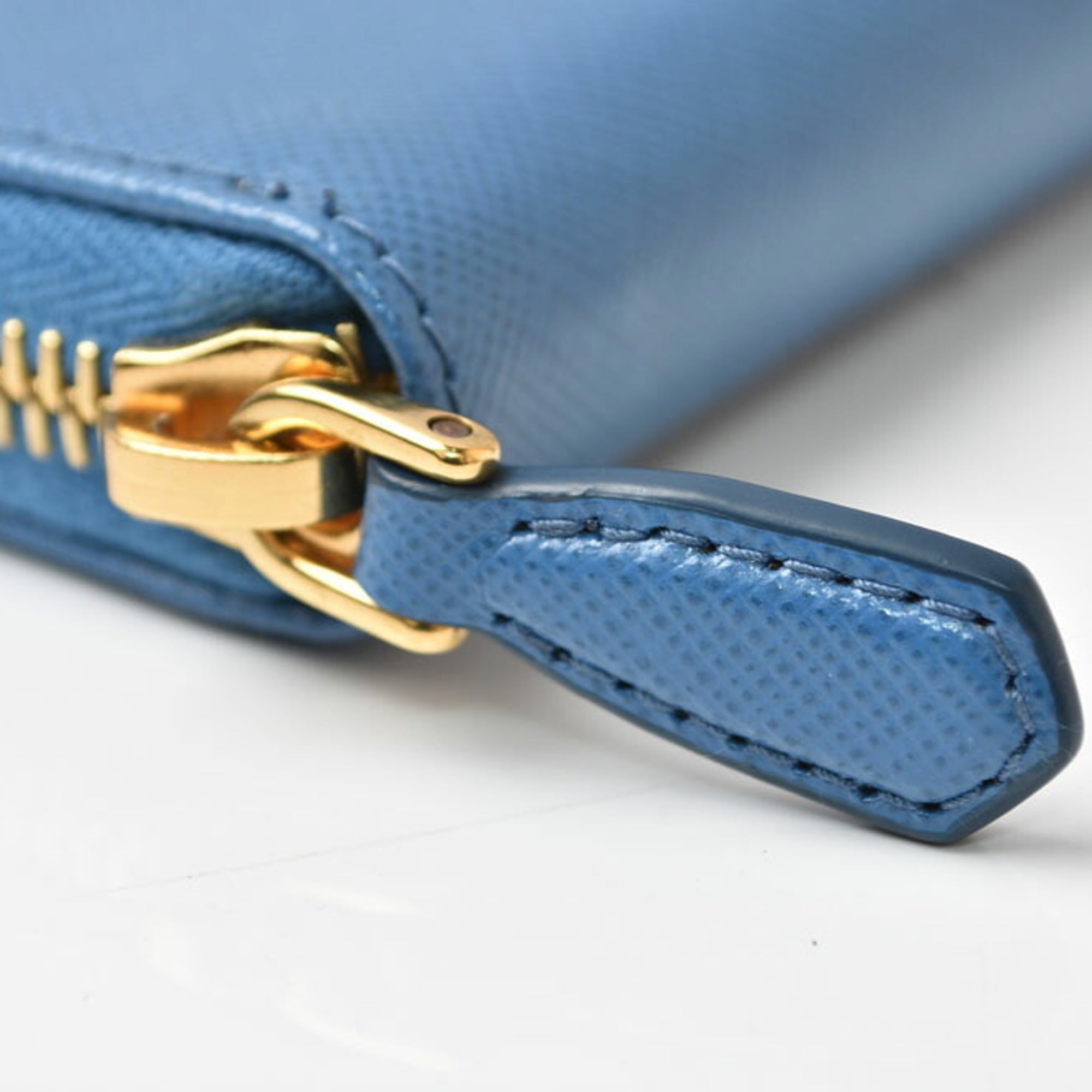 Prada Blue Leather Coin Purse/Coin Case (Pre-Owned)