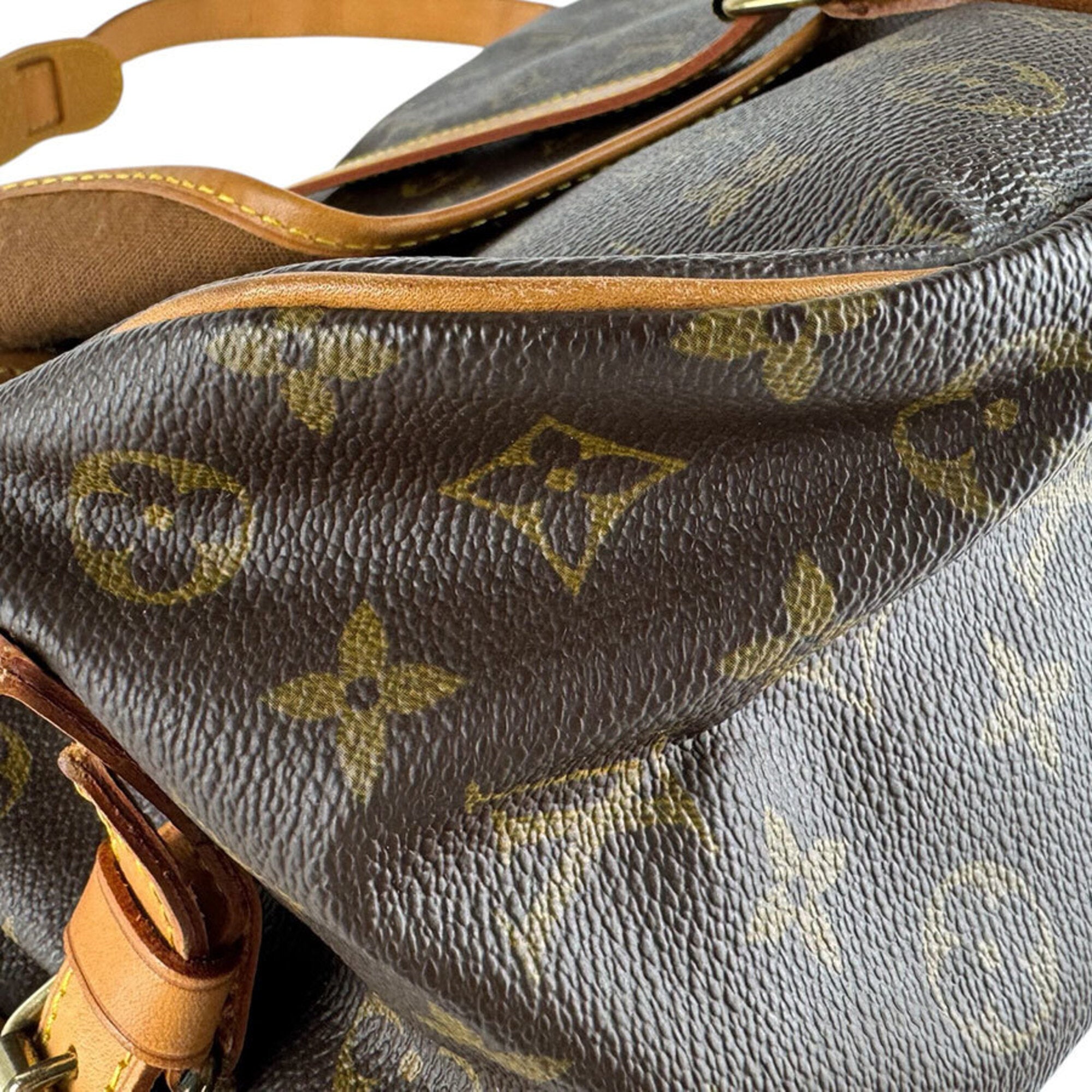 Louis Vuitton Brown Monogram Monogram Shoulder Bag (Pre-Owned)