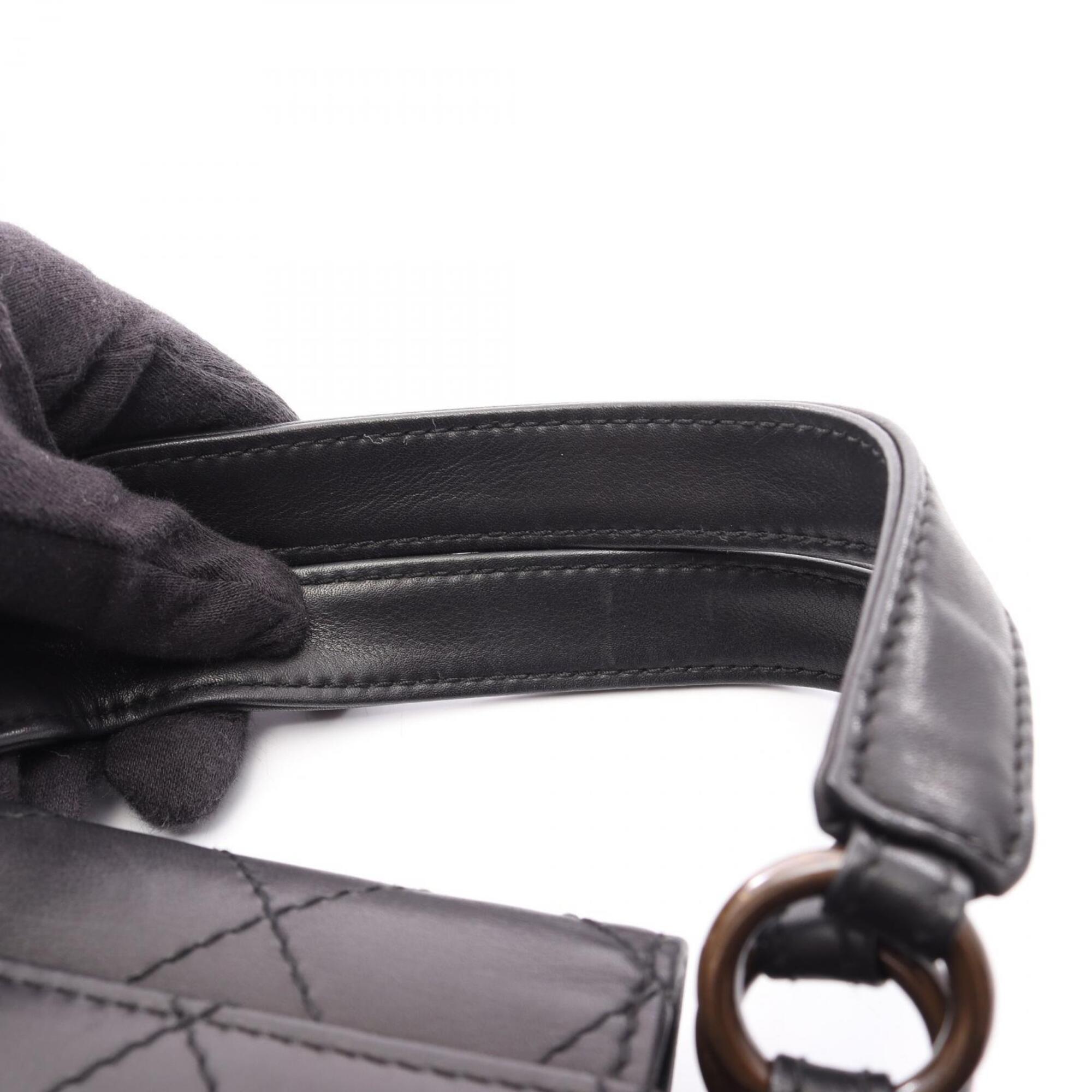 Chanel Black Leather Handbag (Pre-Owned)