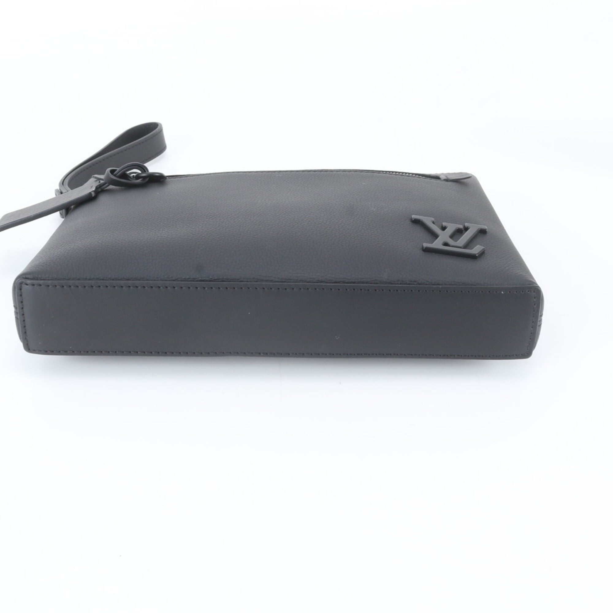 Louis Vuitton Noir Leather Clutch Bag Pochette (Pre-Owned)