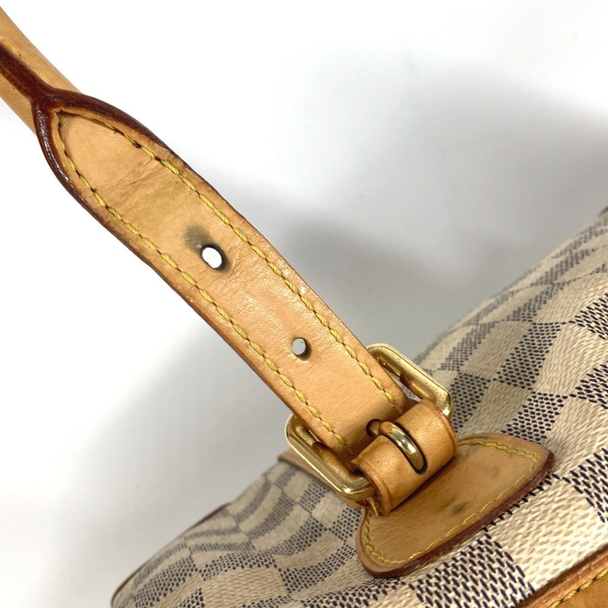 Louis Vuitton White Handbag Tote Bag (Pre-Owned)