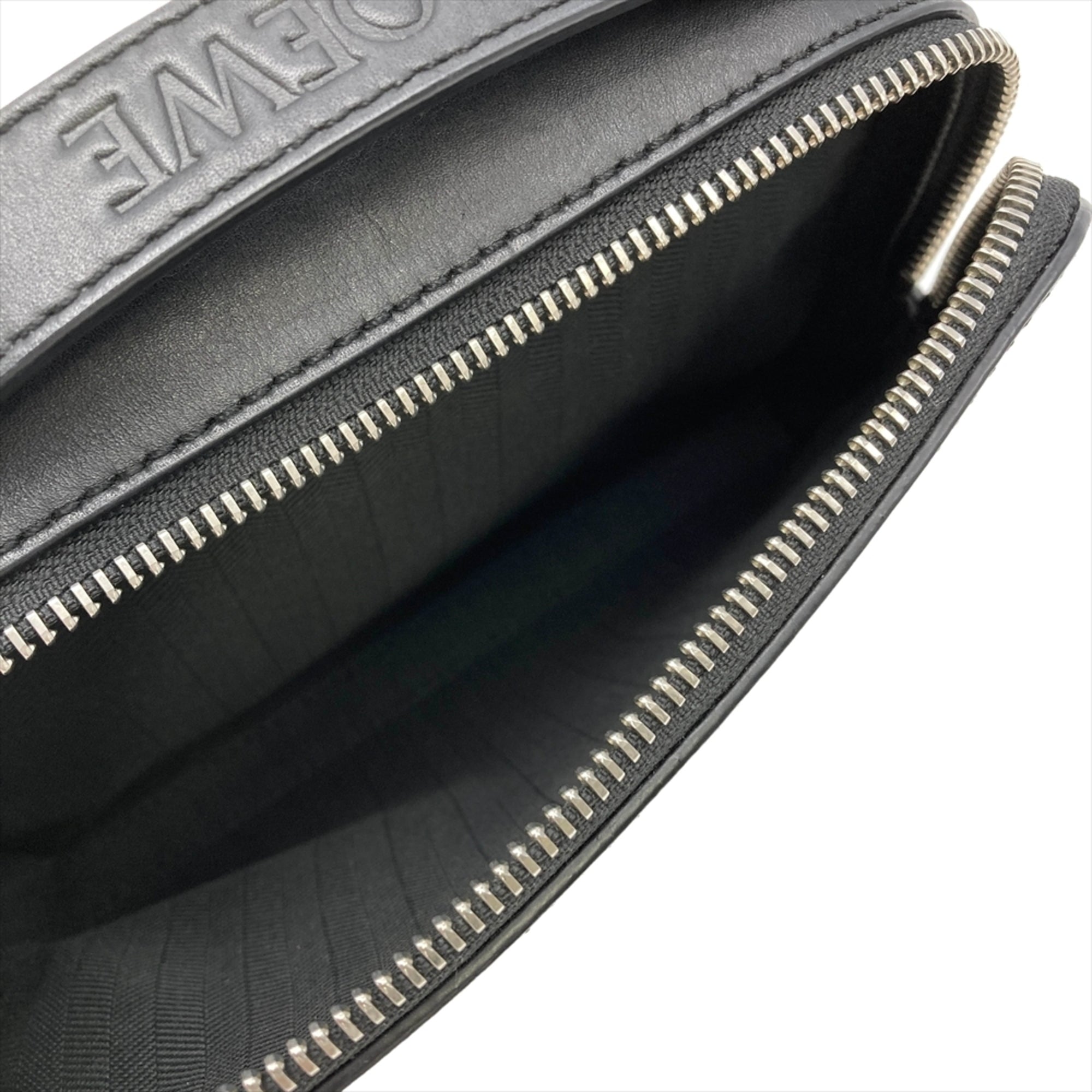 Loewe Black Shoulder Bag (Pre-Owned)