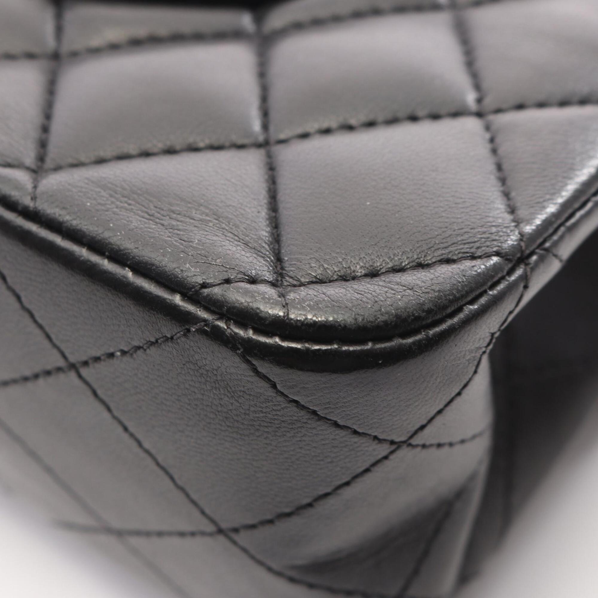 Chanel Black Leather Handbag Shoulder Bag (Pre-Owned)
