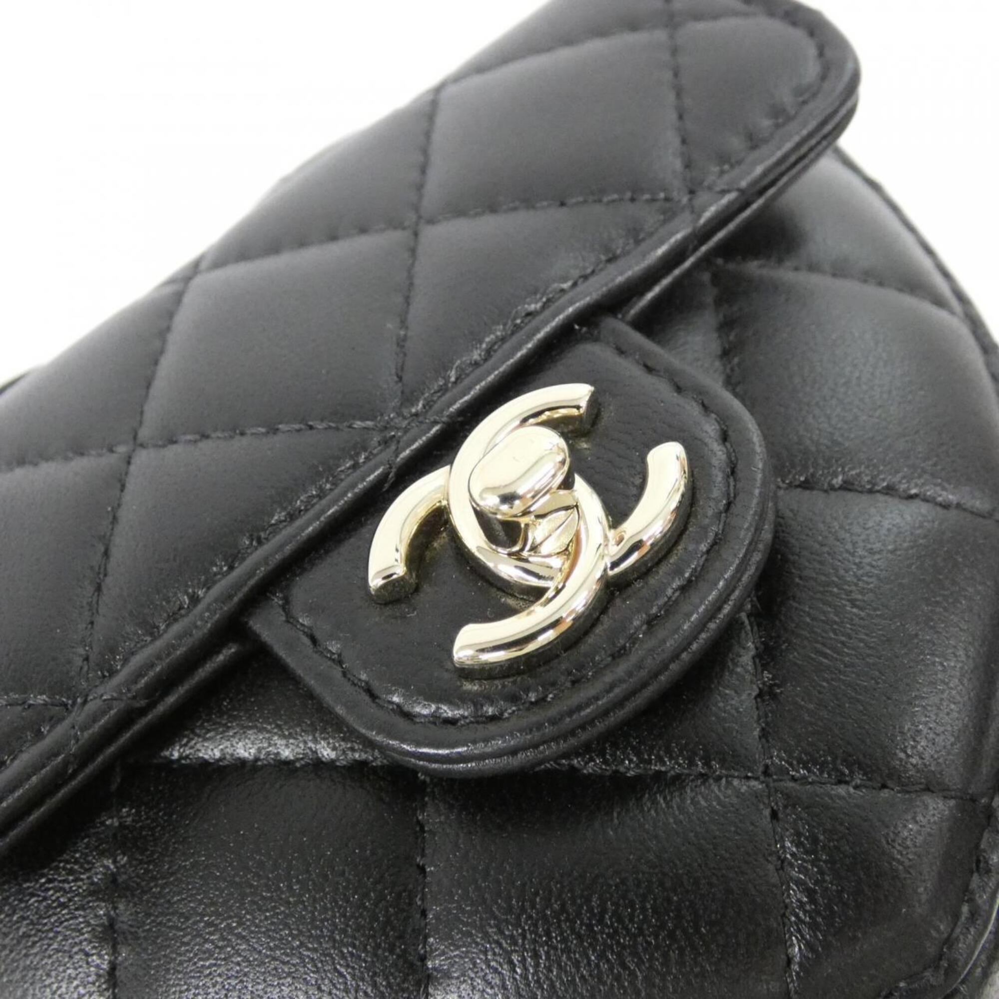 Chanel Black Leather Fanny Pack (Pre-Owned)