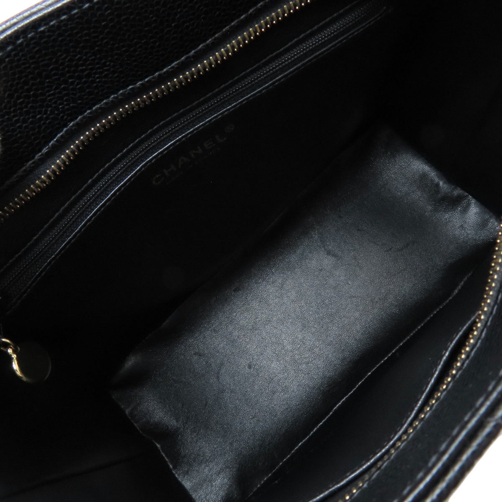 Chanel Black Leather Tote Bag (Pre-Owned)