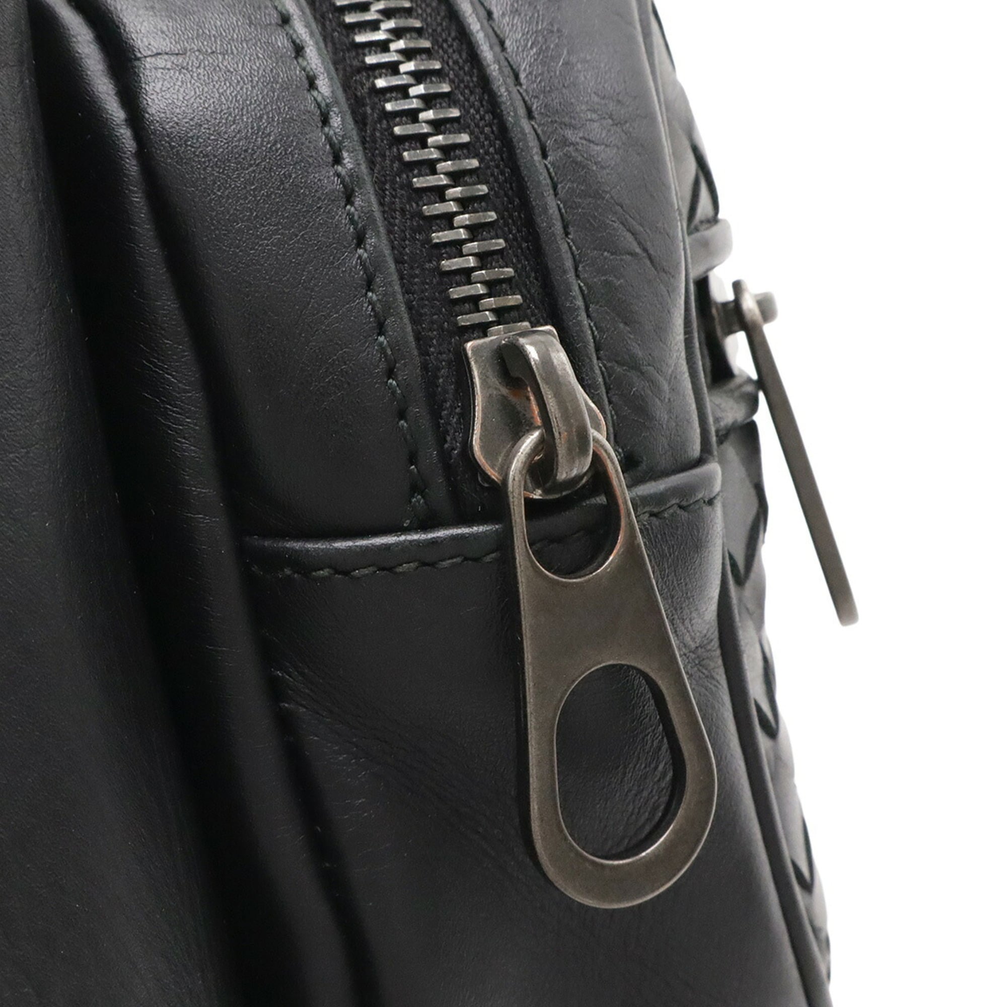 Bottega Veneta Intrecciato Black Leather Sling Bag (Pre-Owned)