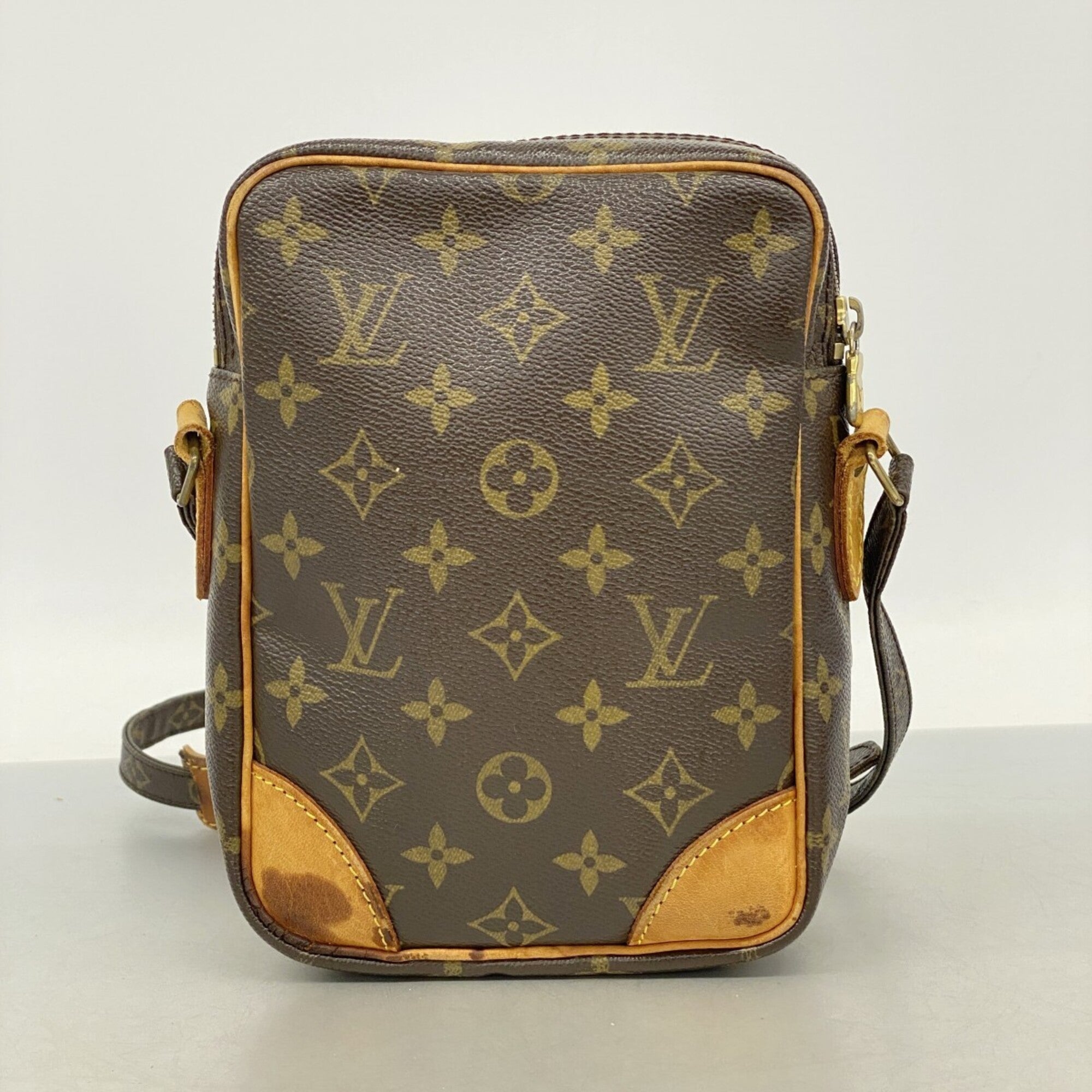 Louis Vuitton Brown Shoulder Bag (Pre-Owned)