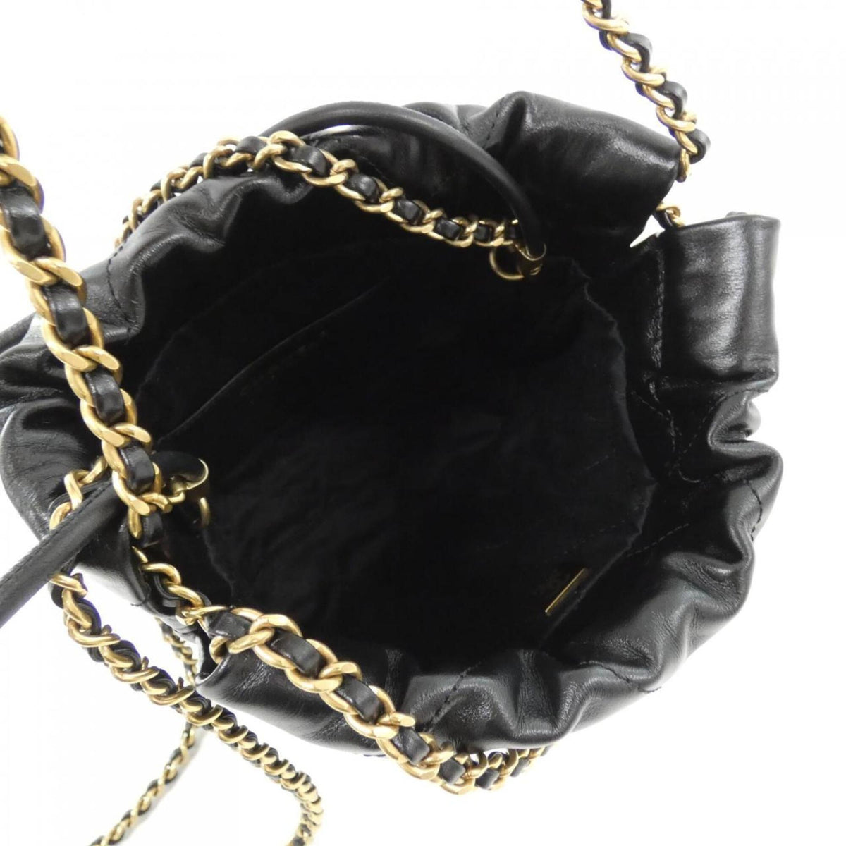 Chanel Black Leather Handbag (Pre-Owned)