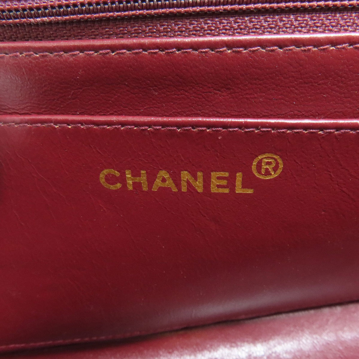 Chanel Black Leather Shoulder Bag (Pre-Owned)