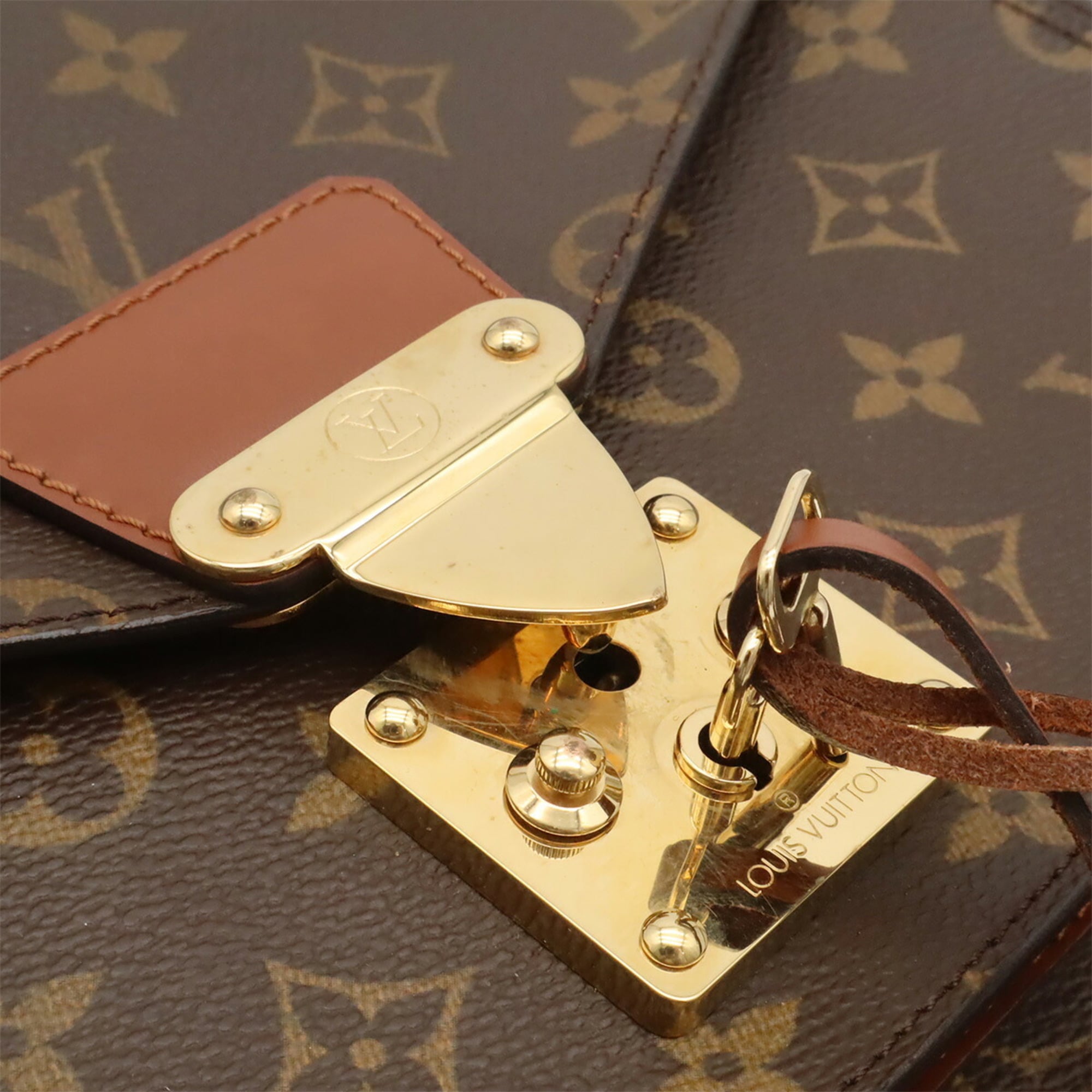 Louis Vuitton Brown Monogram Canvas Handbag Shoulder Bag (Pre-Owned)