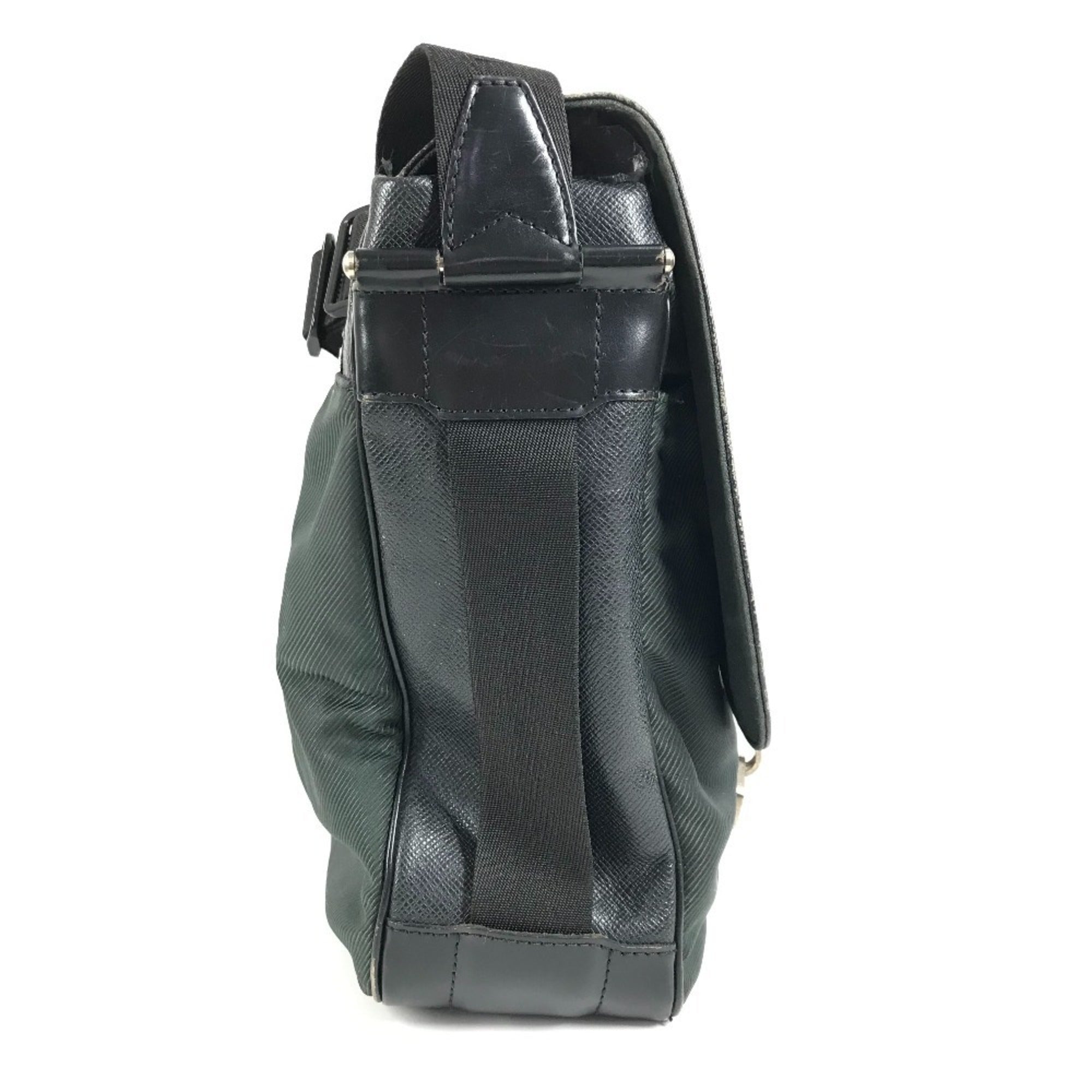 Louis Vuitton Taiga Ardoise Black Khaki Taiga Leather Nylon Messenger Bag Shoulder Bag (Pre-Owned)