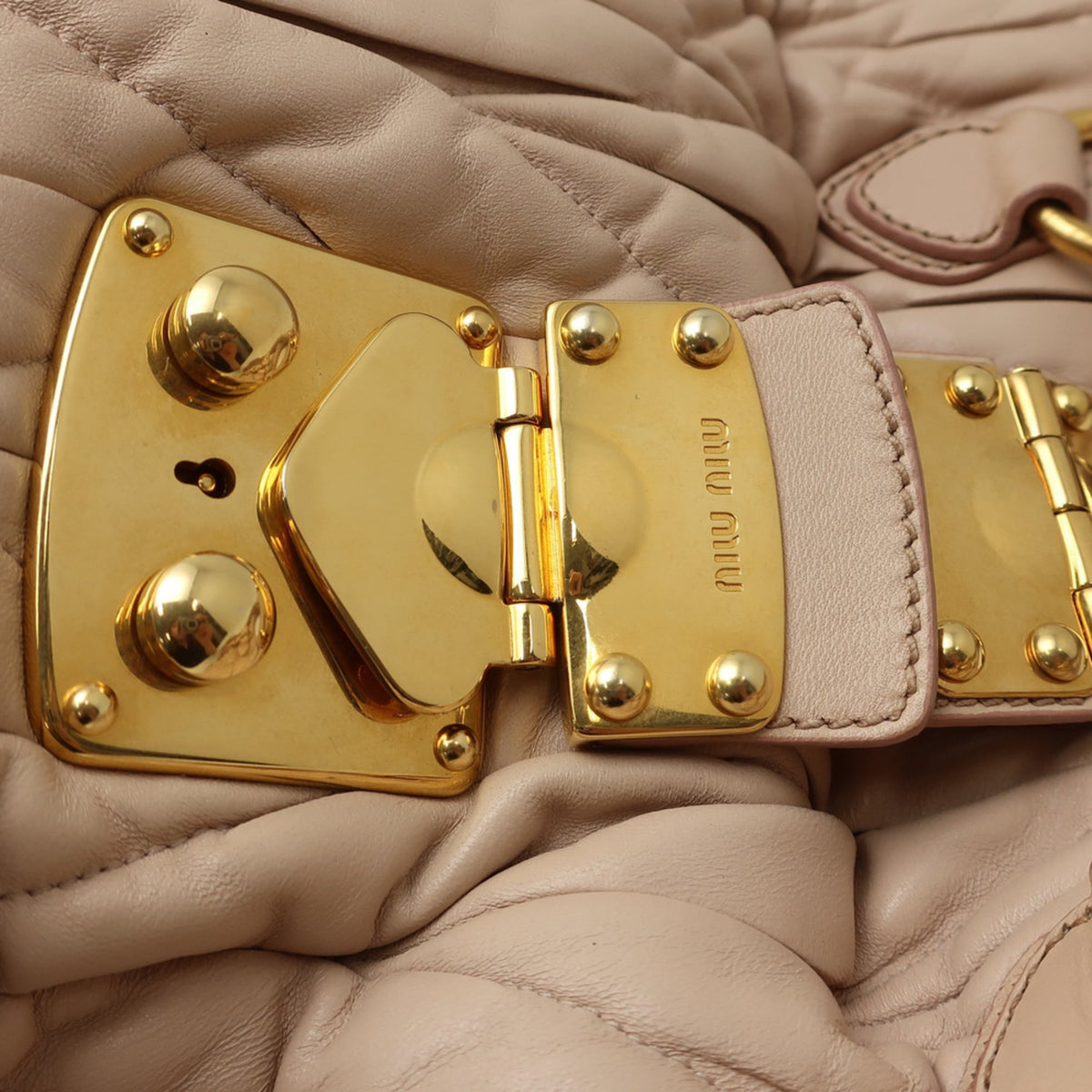 Miu Miu Leather Handbag (Pre-Owned)