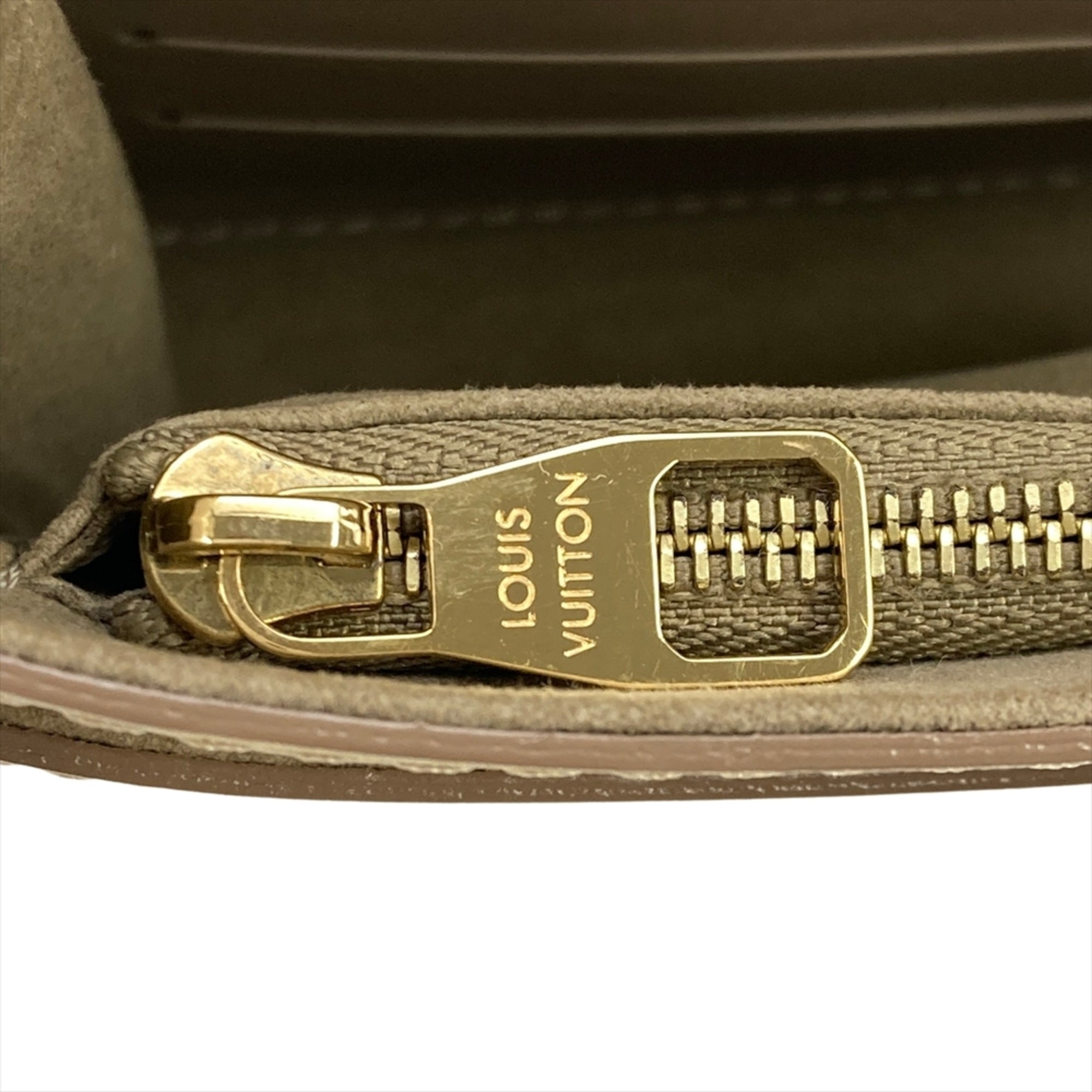 Louis Vuitton Gold Clutch Bag Pochette (Pre-Owned)