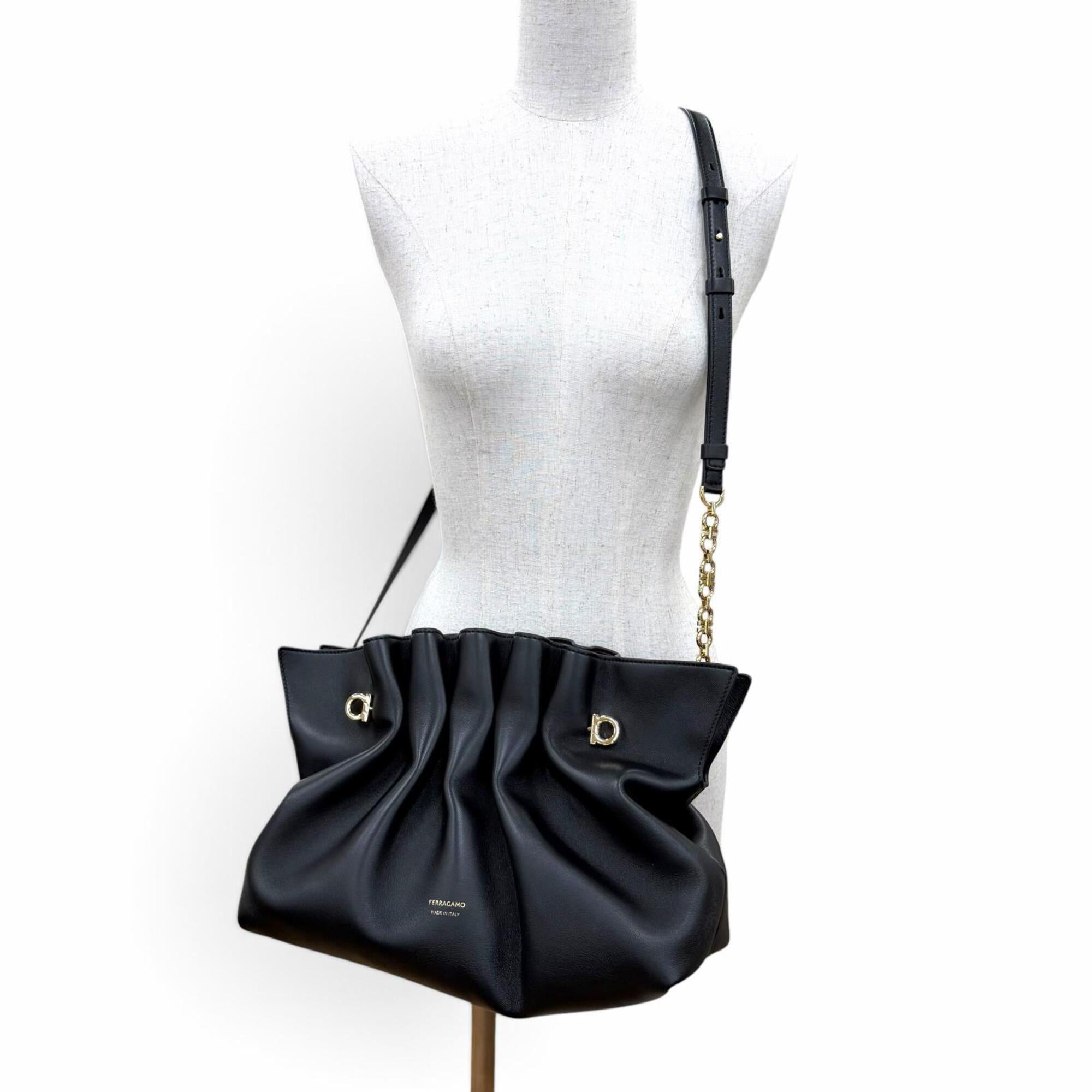 Salvatore Ferragamo Black Leather Shoulder Bag Tote Bag (Pre-Owned)