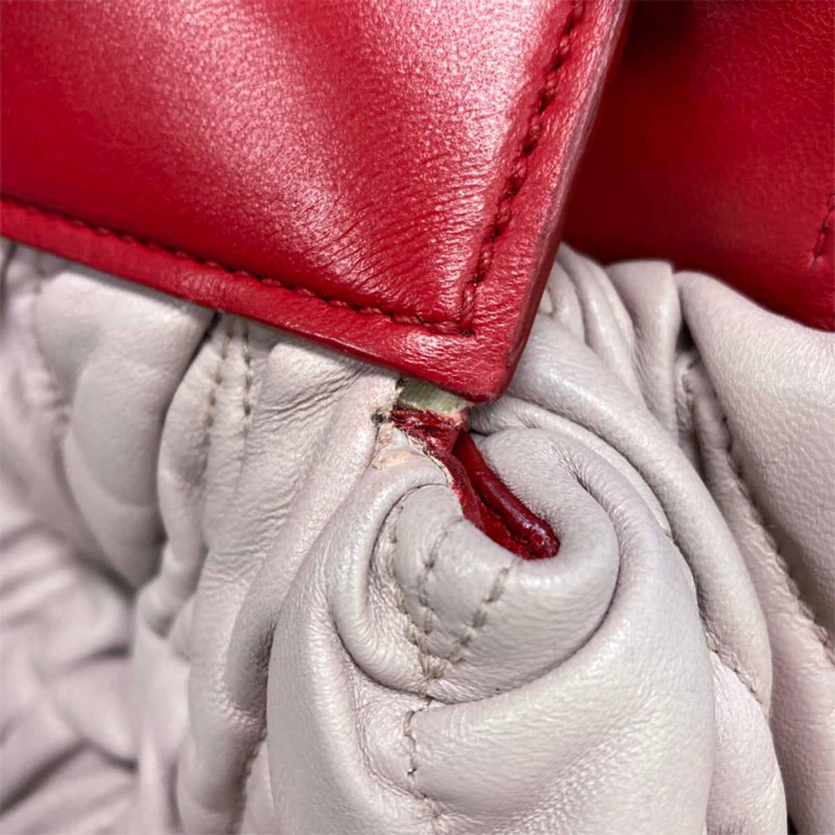 Miu Miu Matelasse Pink Beige Red Color Leather Shoulder Bag (Pre-Owned)