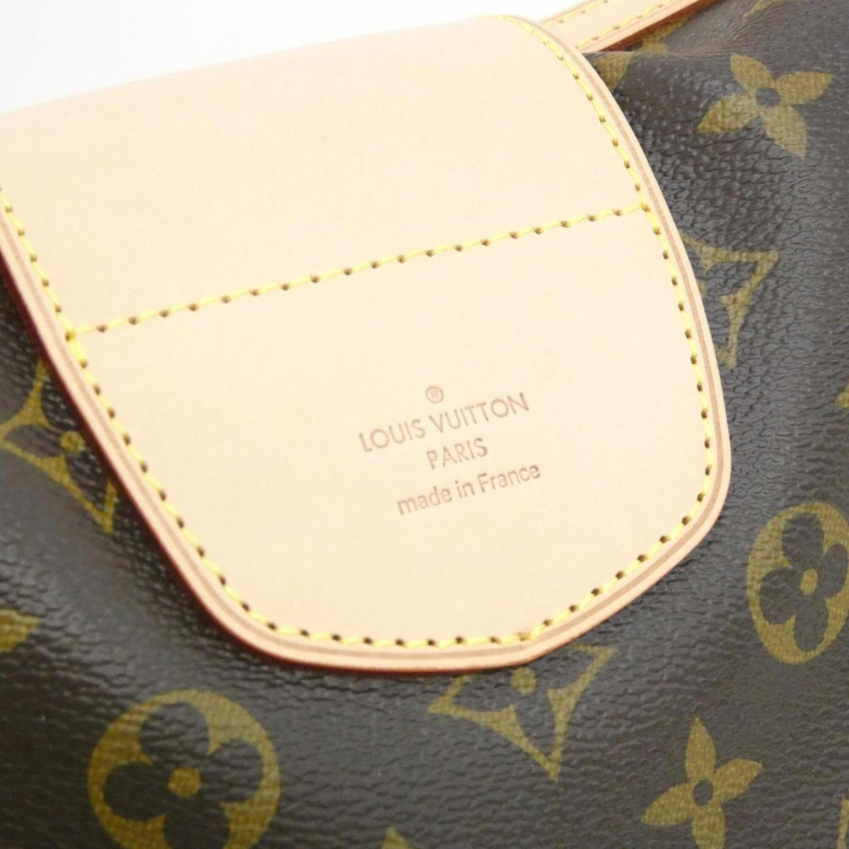 Louis Vuitton Marron Coated Canvas Shoulder Bag (Pre-Owned)