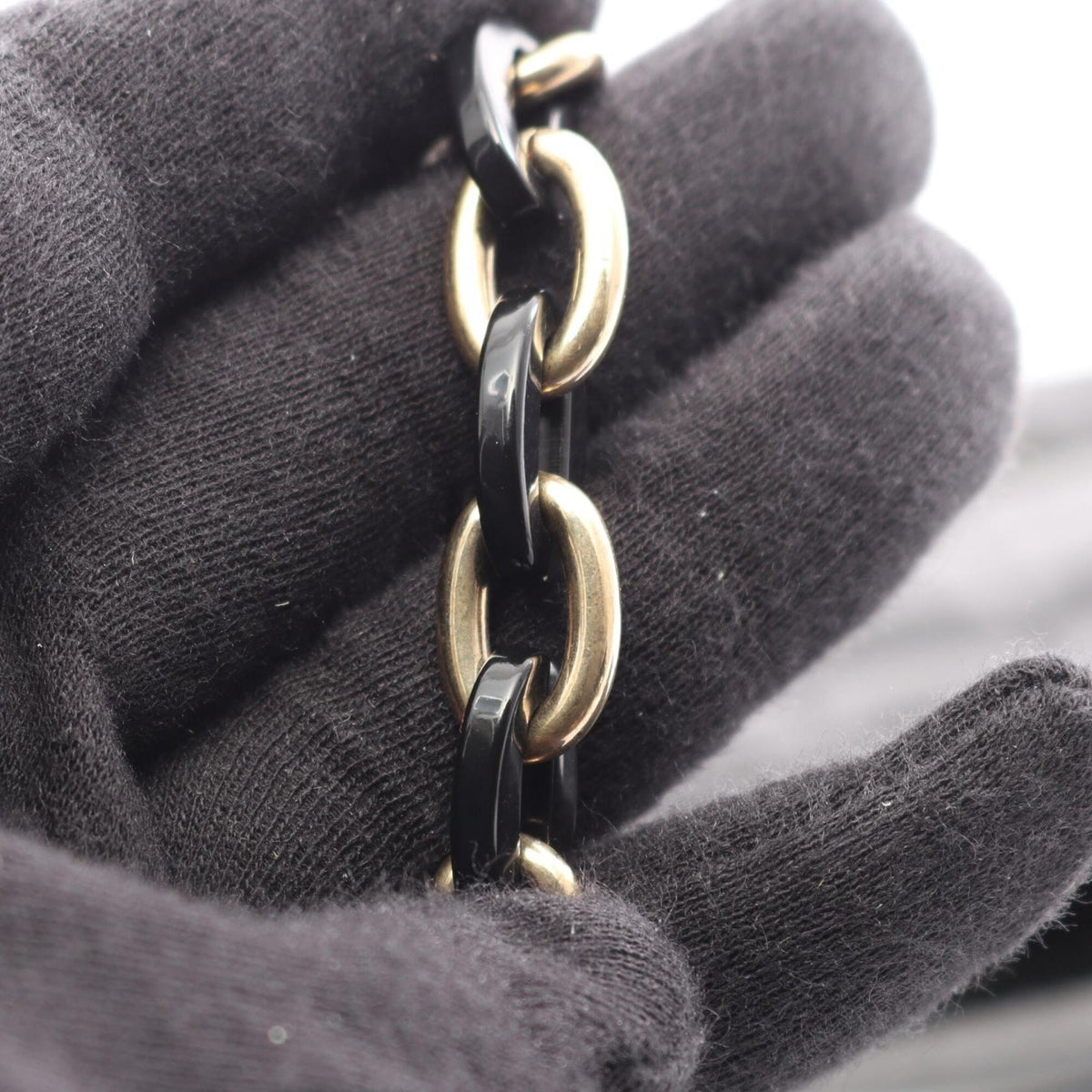 Chanel Black Leather Handbag Shoulder Bag (Pre-Owned)