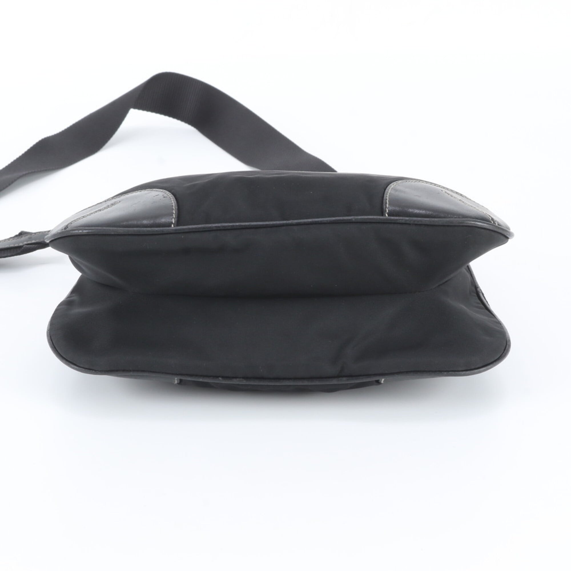 Prada Black Leather Nylon Shoulder Bag (Pre-Owned)