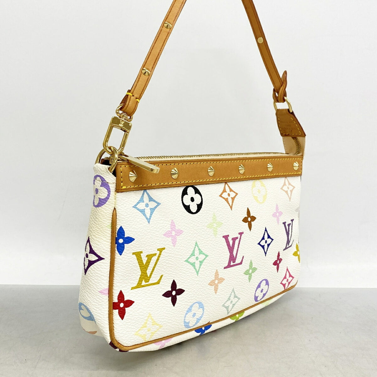 Louis Vuitton Blanc Pouch (Pre-Owned)