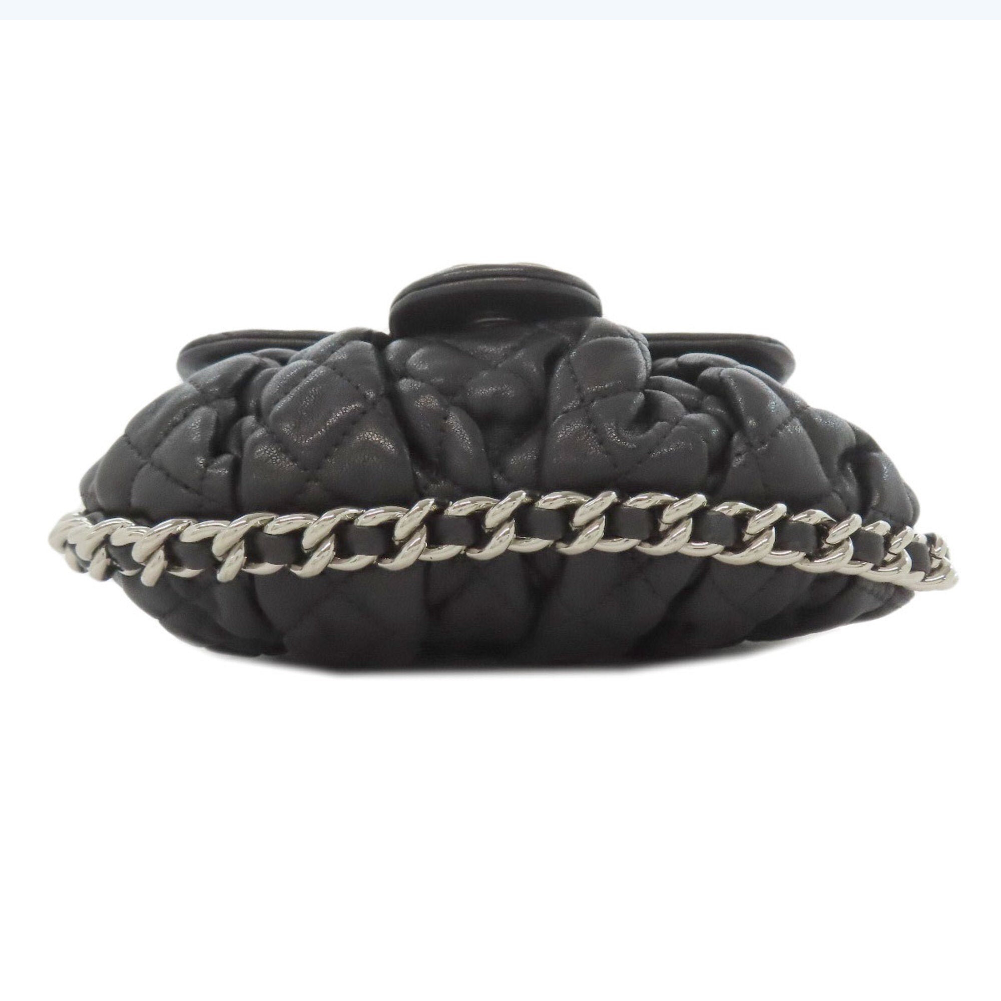 Chanel Black Leather Shoulder Bag (Pre-Owned)
