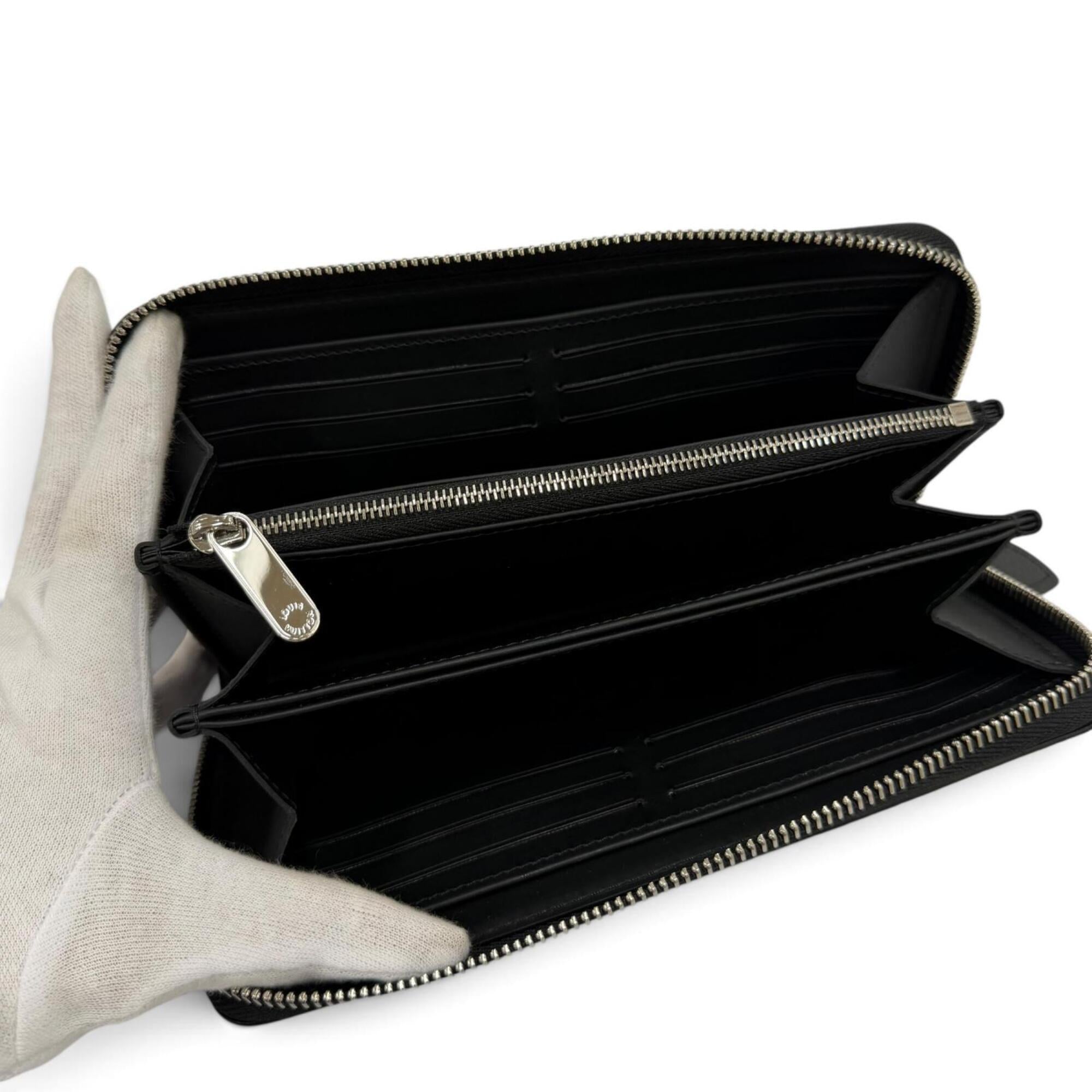 Louis Vuitton Black Mahina Leather Long Wallet (Bi-Fold) (Pre-Owned)