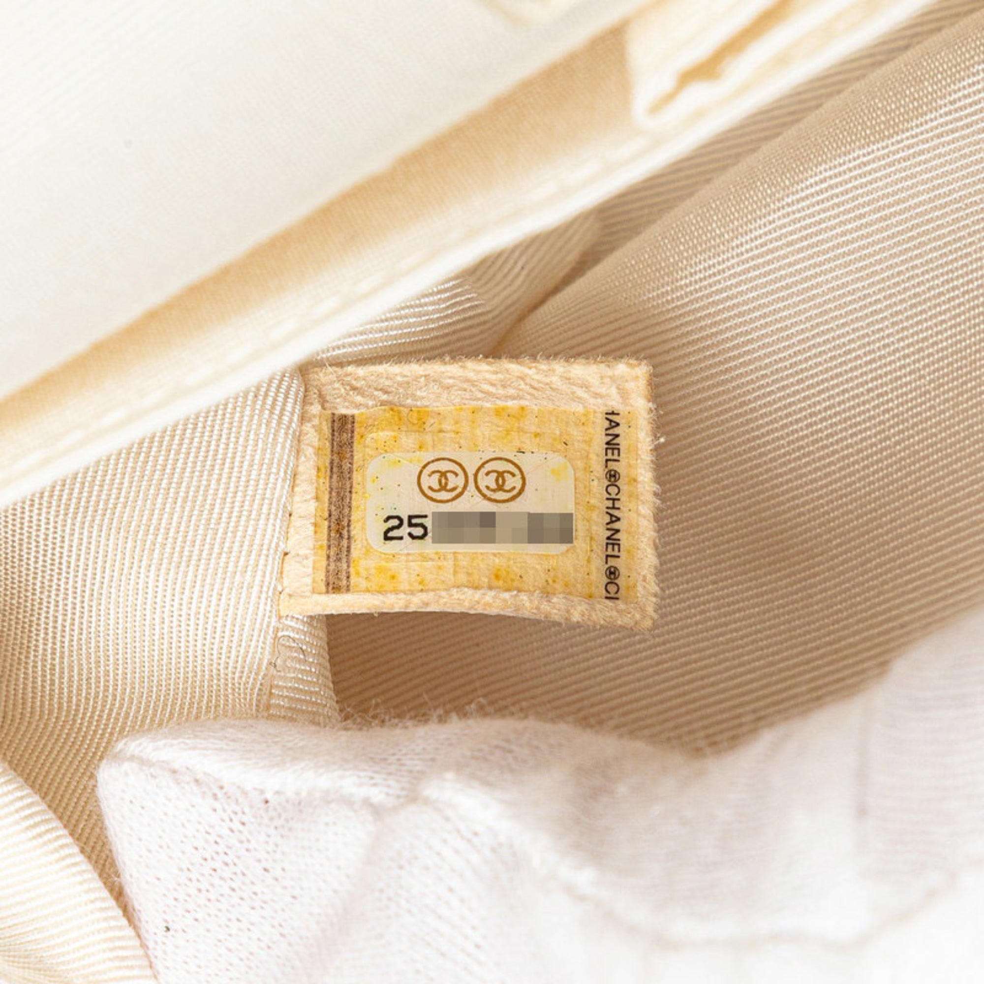 Chanel Matelasse Pink White Cotton Leather Shoulder Bag (Pre-Owned)