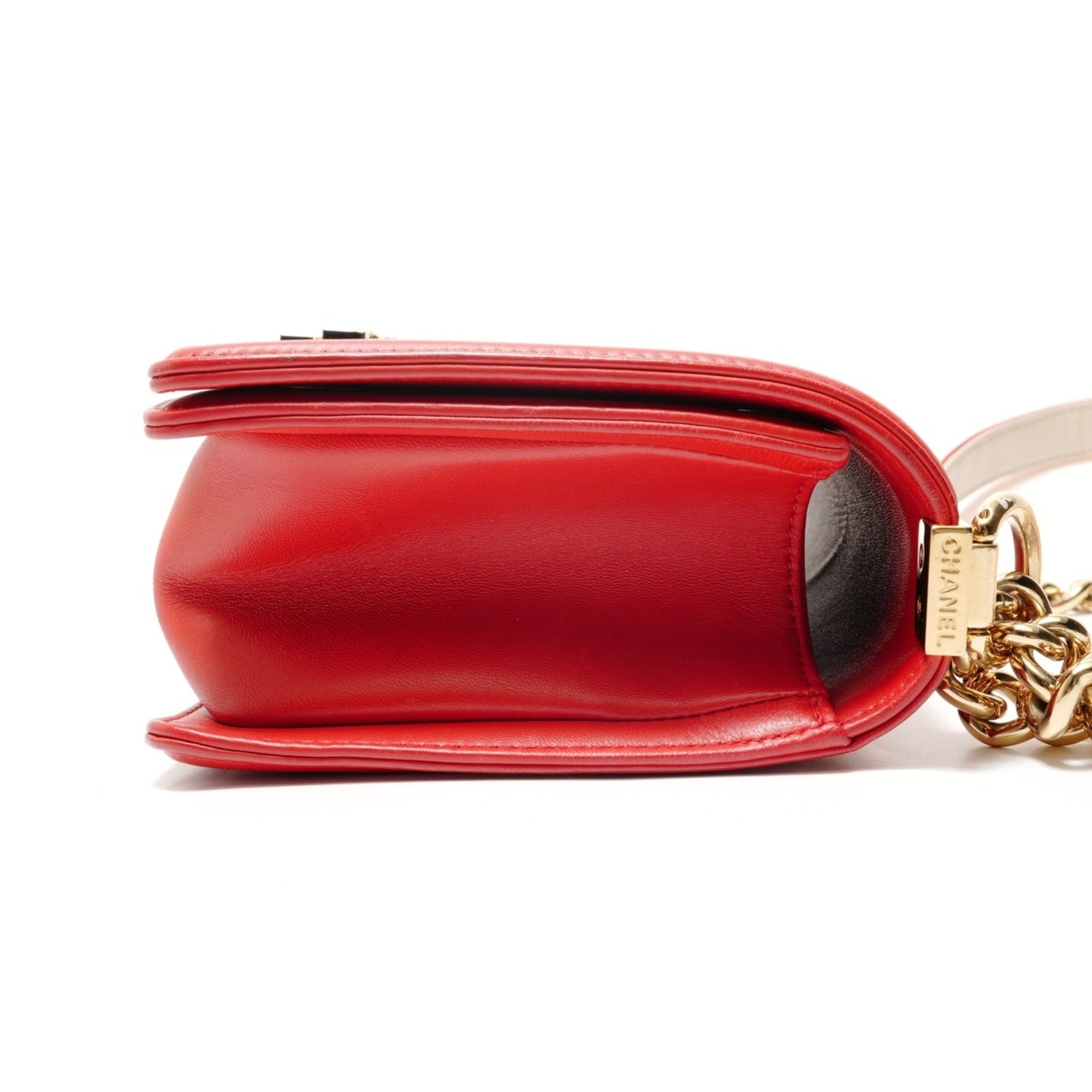 Chanel Boy Chanel Red Color Shoulder Bag (Pre-Owned)