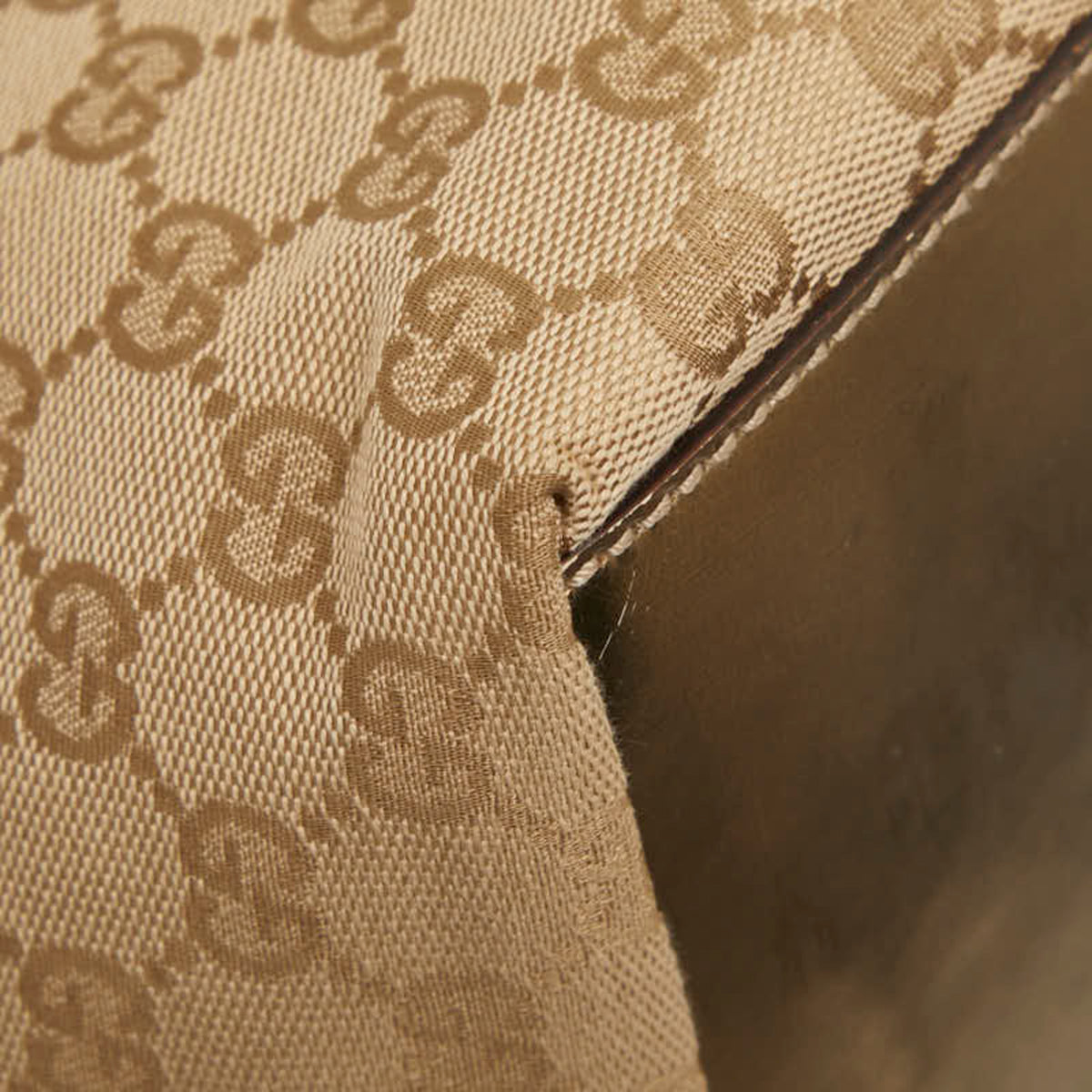 Gucci Beige Gold Canvas Leather Handbag (Pre-Owned)