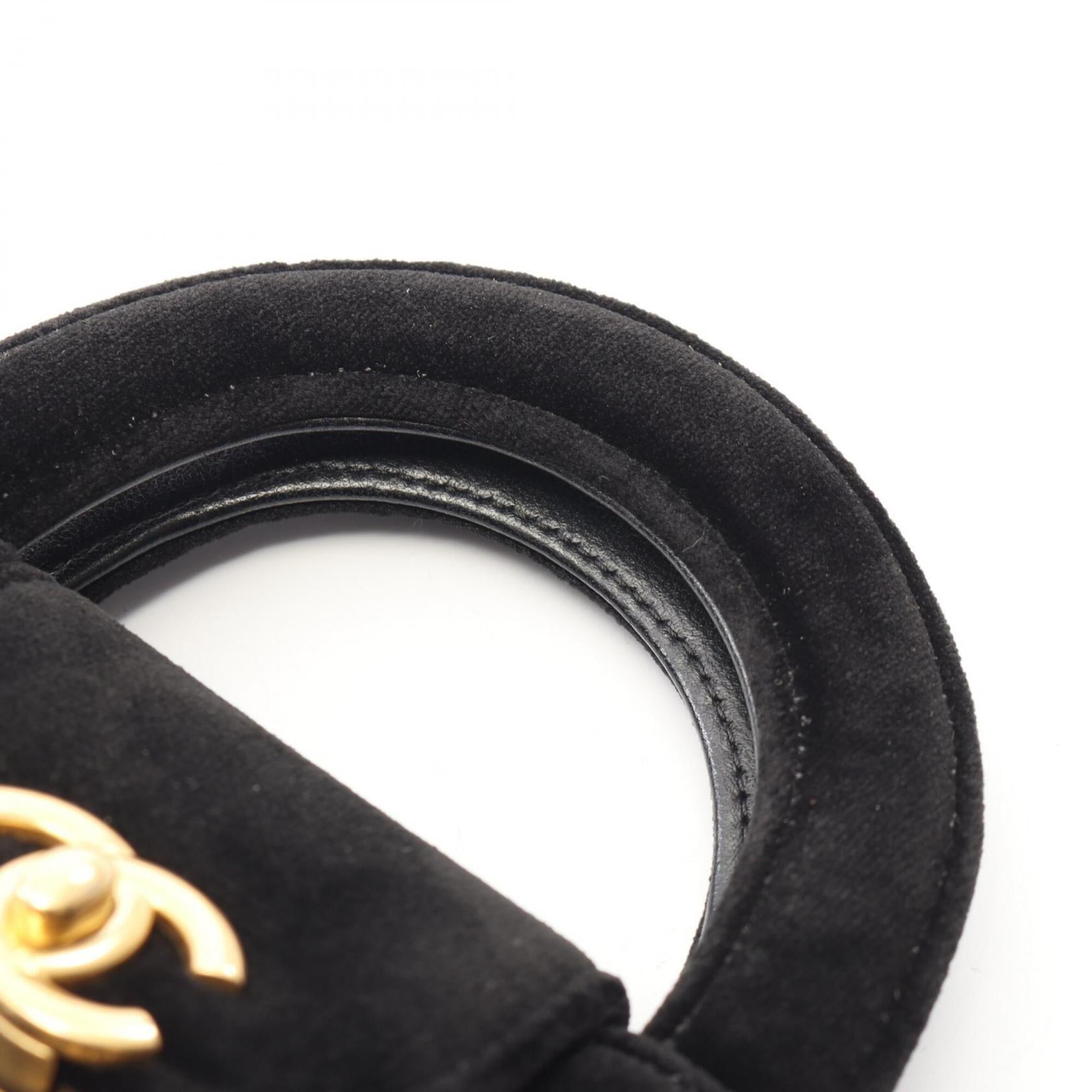 Chanel Black Fabric Handbag Shoulder Bag (Pre-Owned)