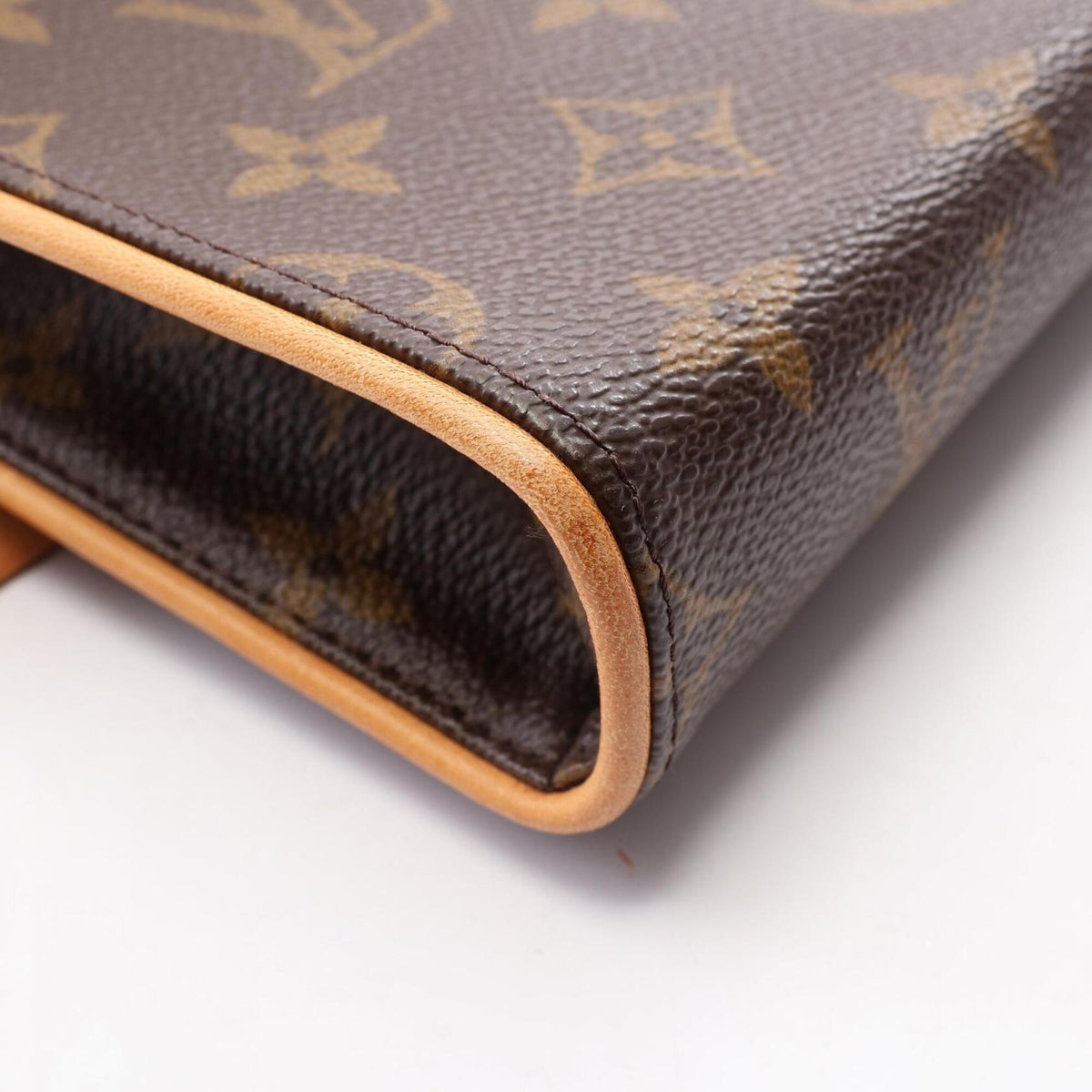 Louis Vuitton Brown Monogram Monogram Leather Fanny Pack Handbag (Pre-Owned)
