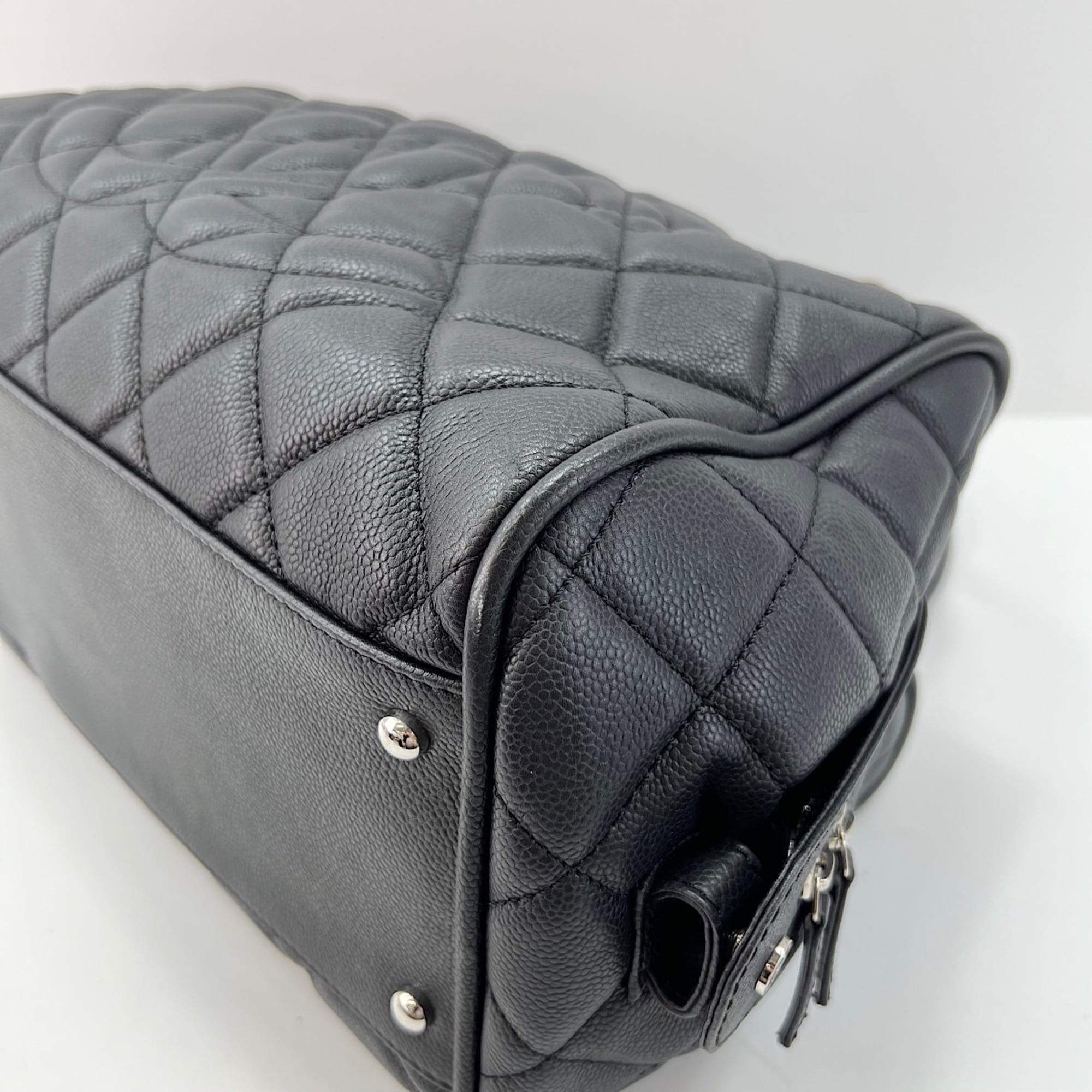 Chanel Matelasse Black Handbag (Pre-Owned)