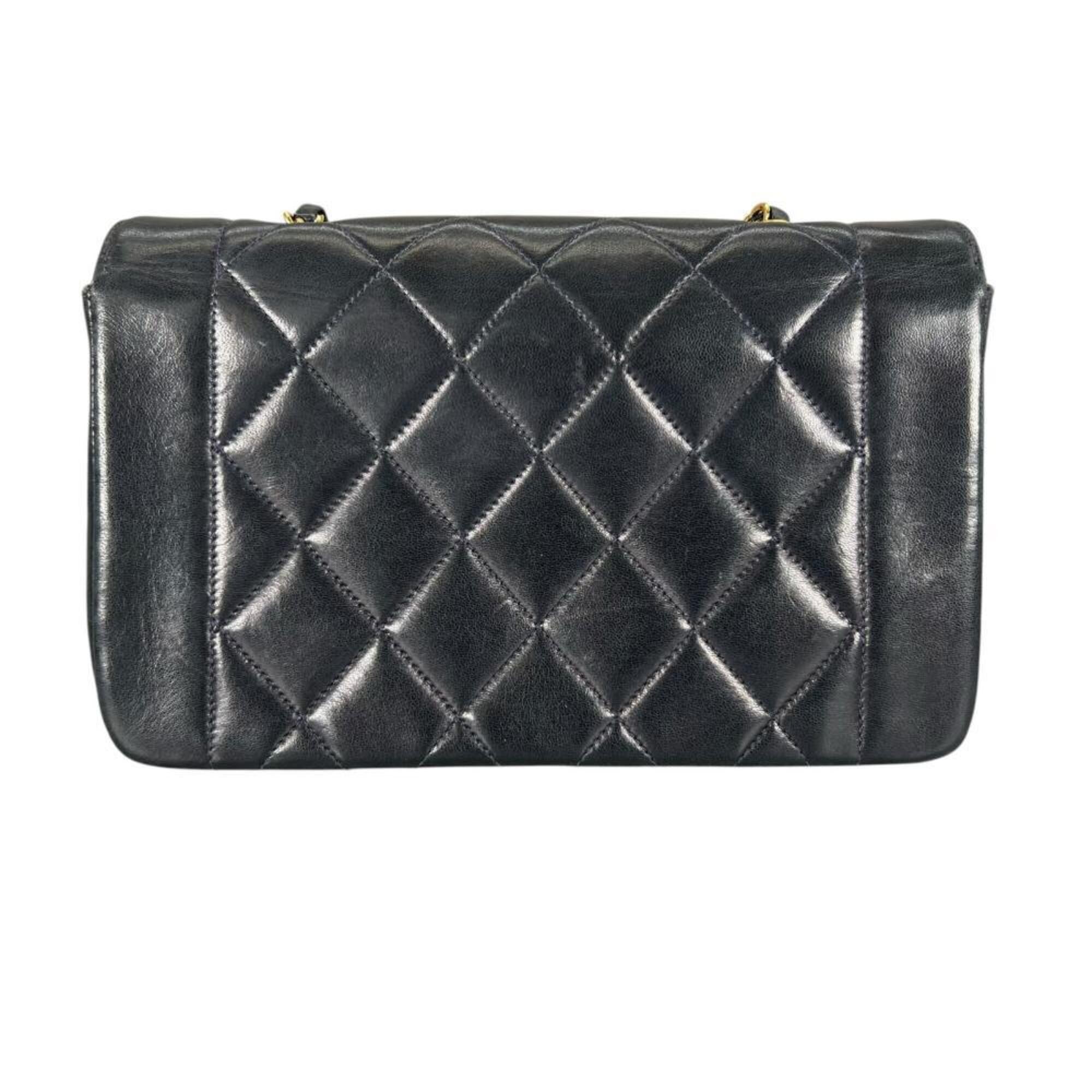 Chanel Black Grained Calfskin Shoulder Bag (Pre-Owned)