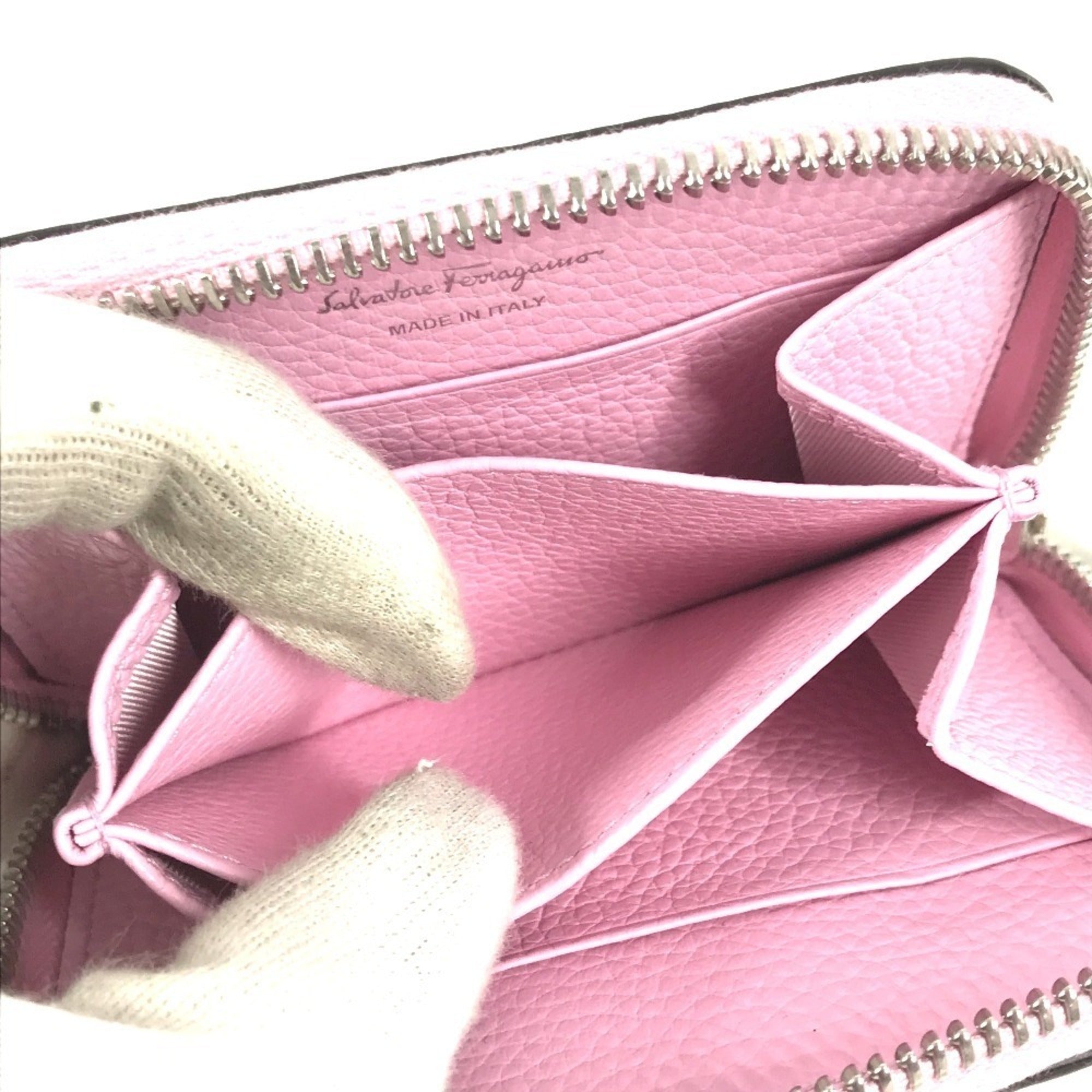 Salvatore Ferragamo Pink Leather Coin Purse/Coin Case (Pre-Owned)