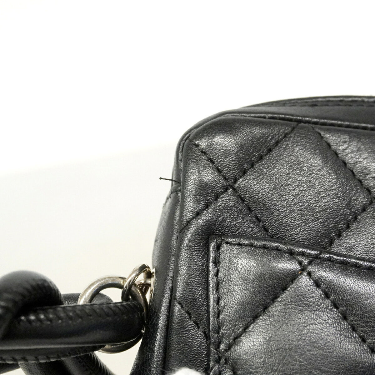 Chanel Black Leather Shoulder Bag (Pre-Owned)