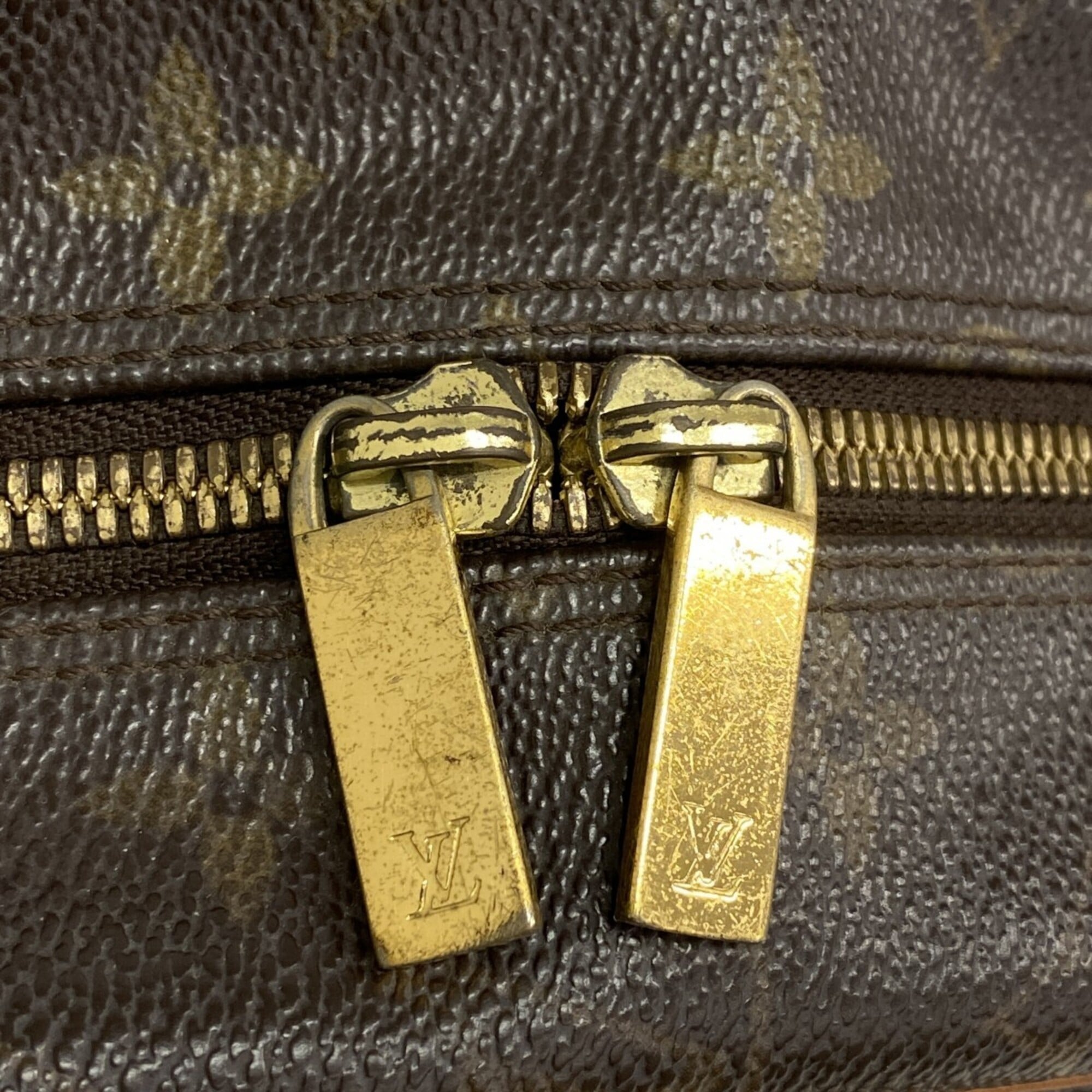 Louis Vuitton Brown Shoulder Bag (Pre-Owned)