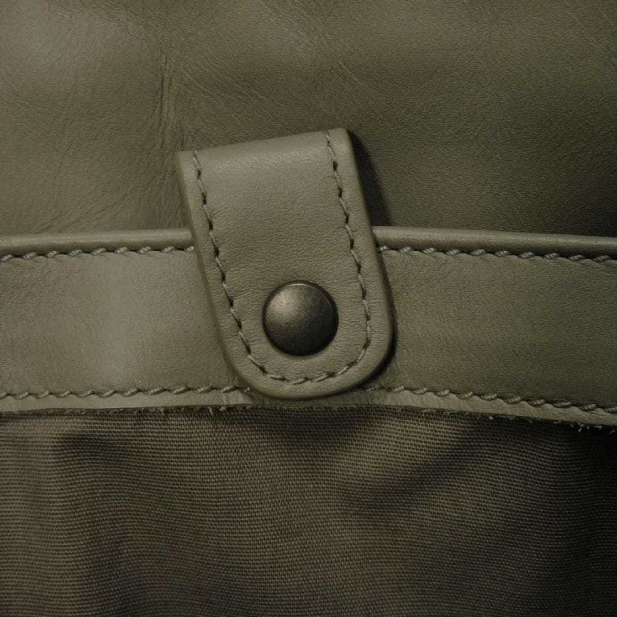 Bottega Veneta Gray Leather Clutch Bag (Pre-Owned)
