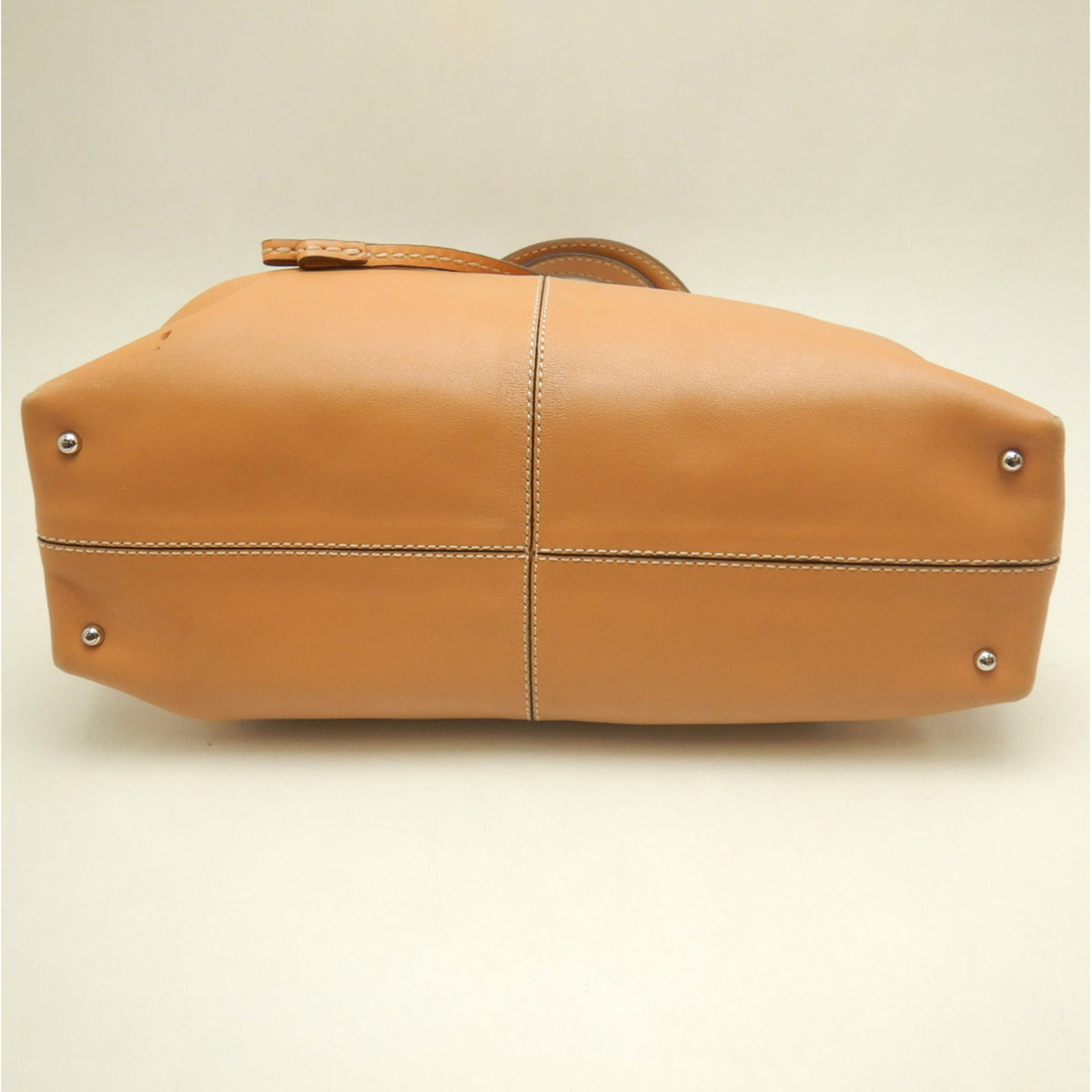 Tod's Camel Leather Tote Bag (Pre-Owned)
