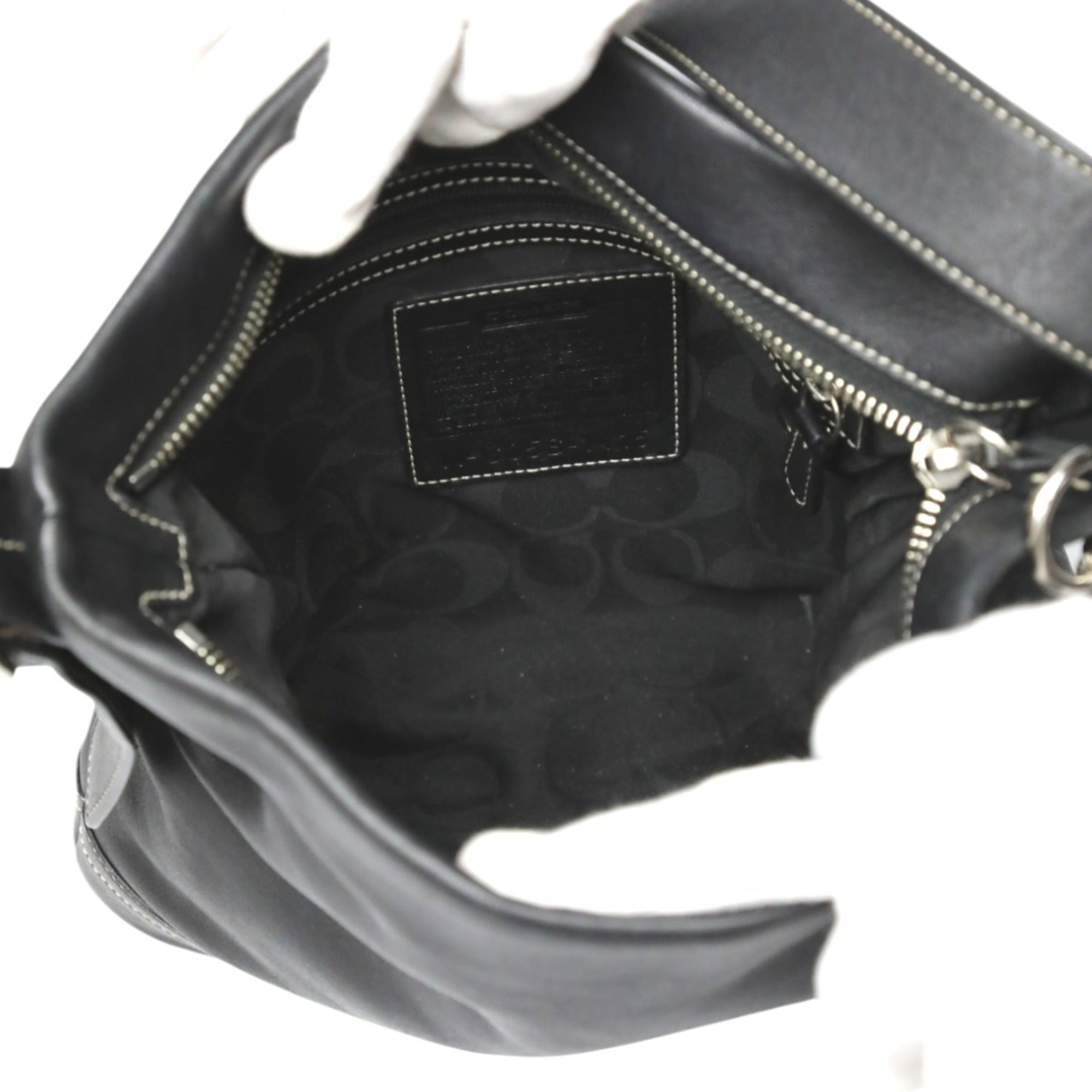 Coach Black Leather Shoulder Bag (Pre-Owned)