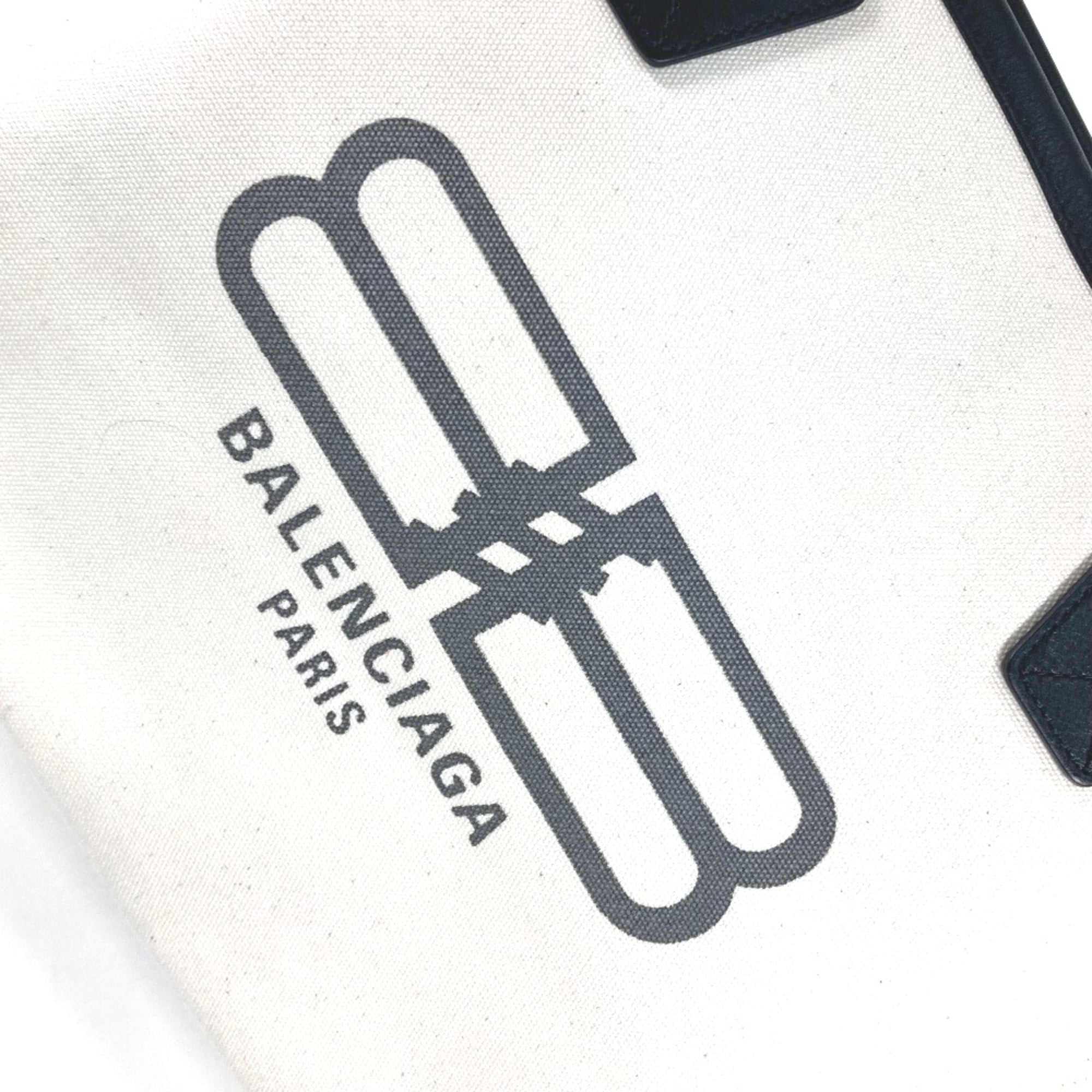 Balenciaga White Other Tote Bag (Pre-Owned)