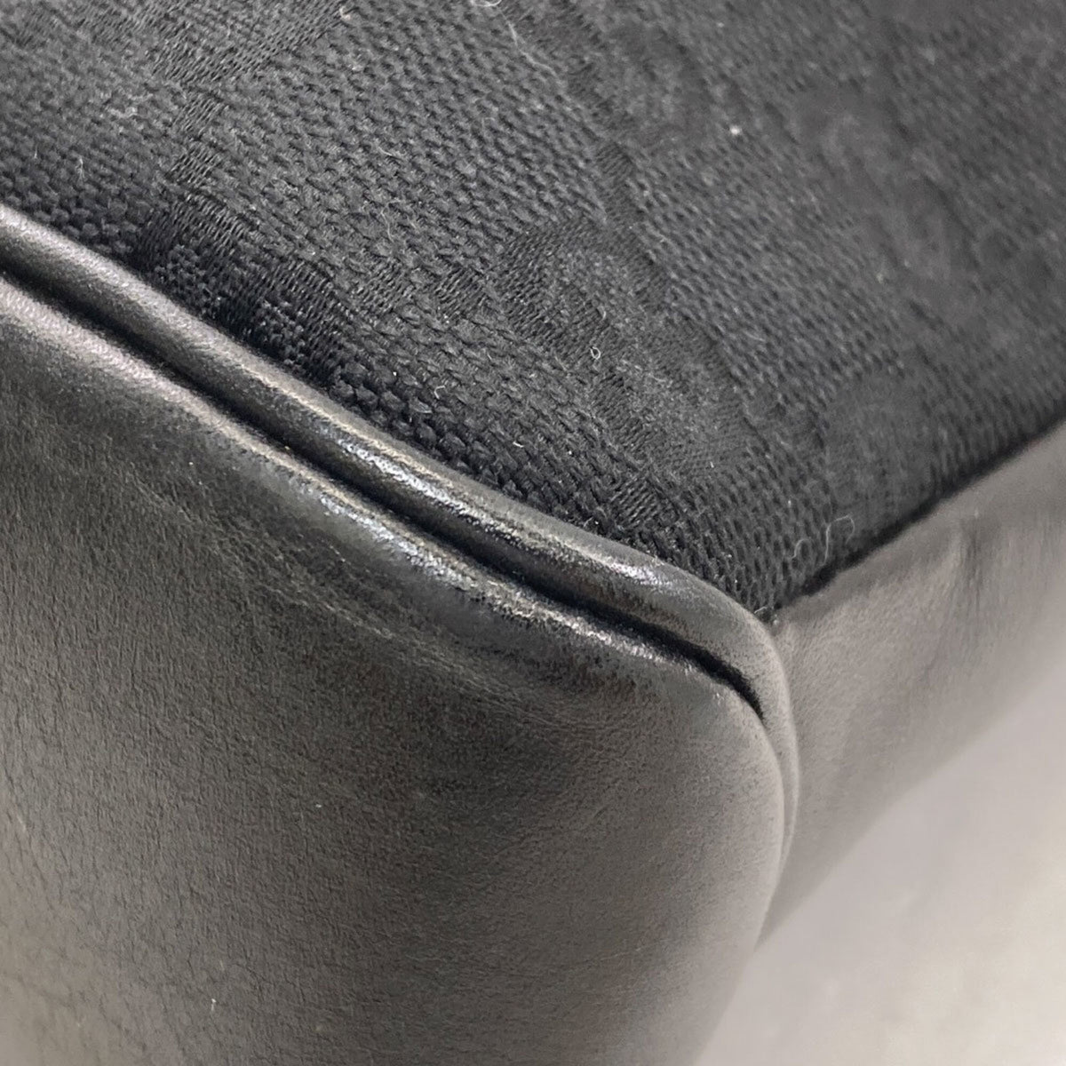 Gucci Black Canvas Shoulder Bag (Pre-Owned)