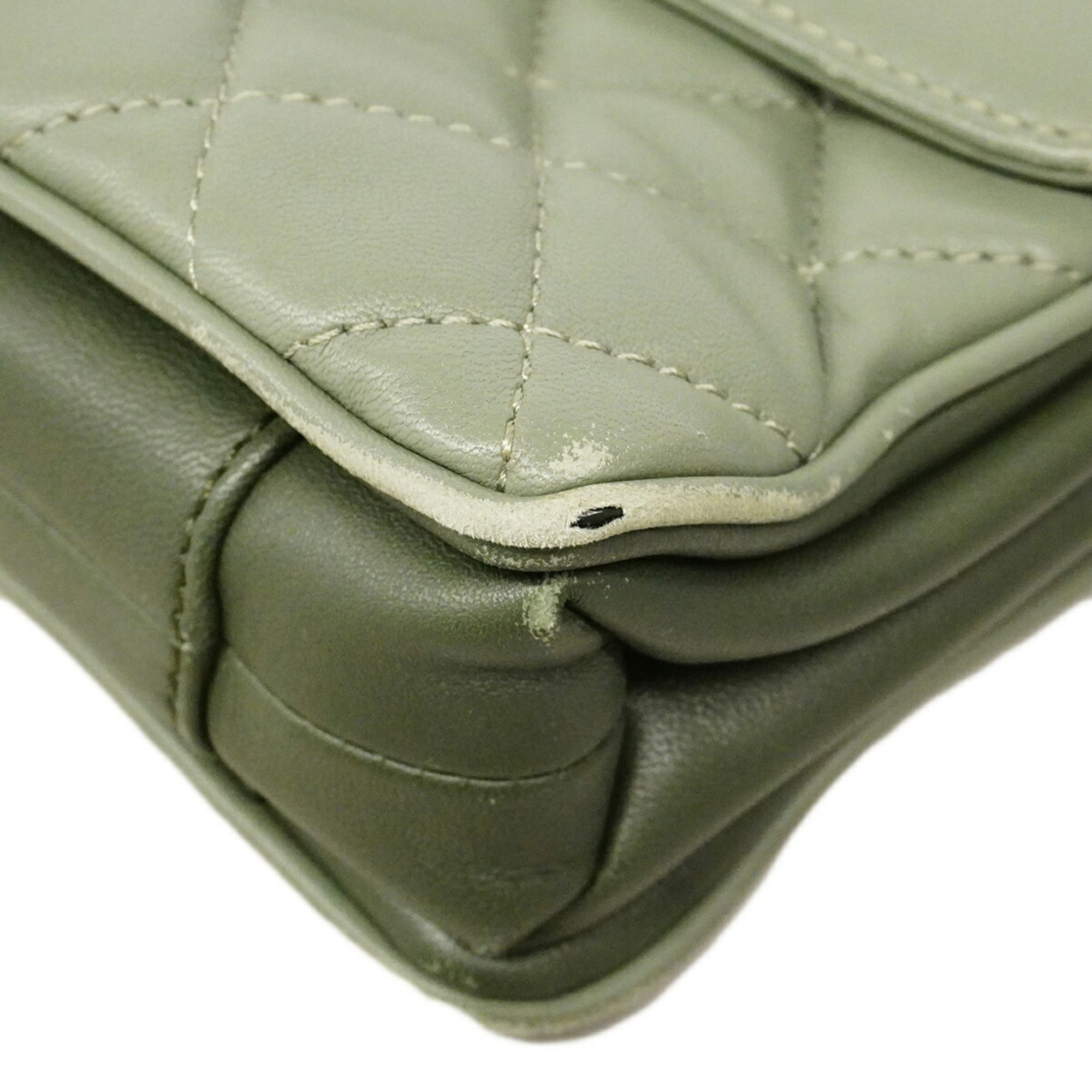 Chanel Green Leather Shoulder Bag (Pre-Owned)