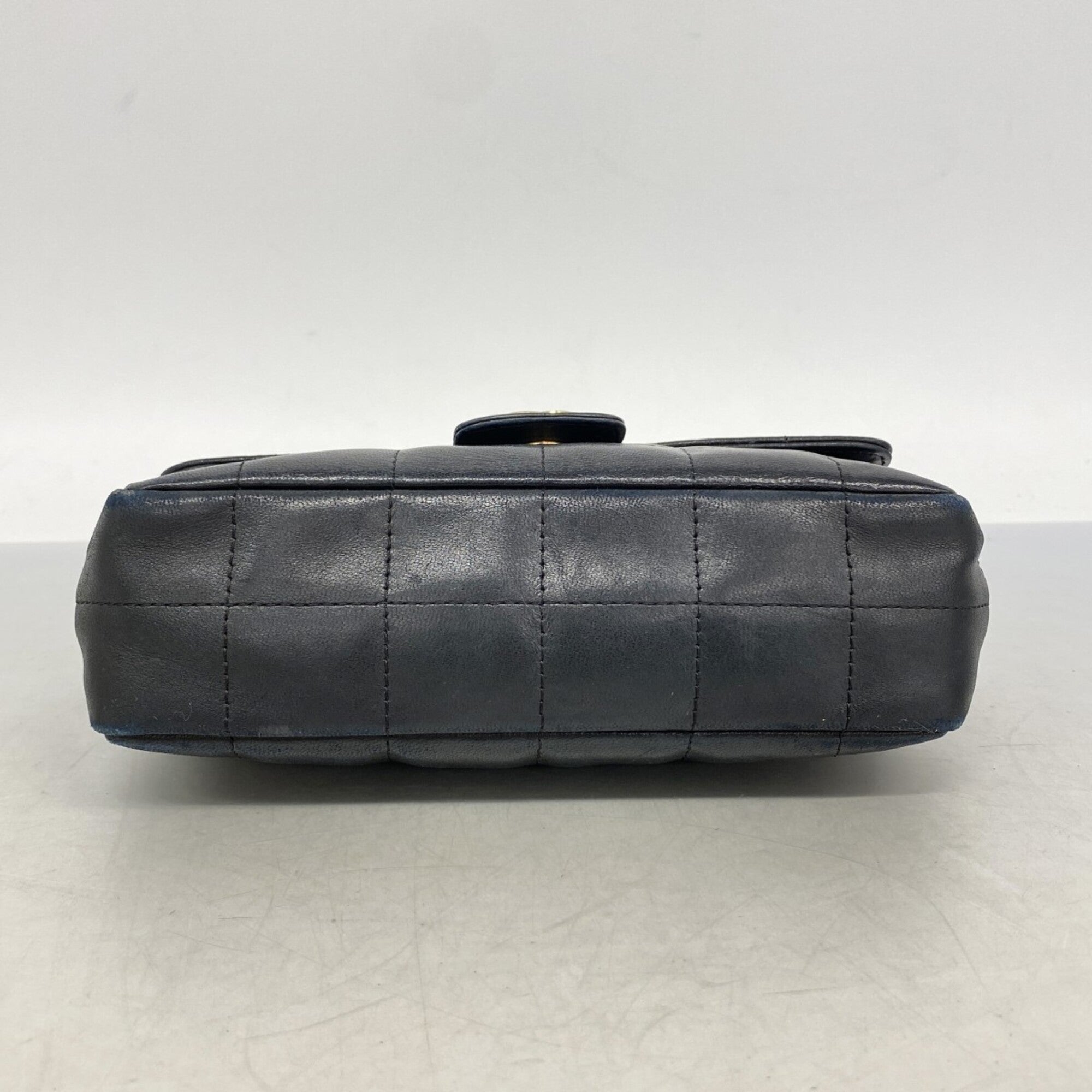 Chanel Black Leather Shoulder Bag (Pre-Owned)