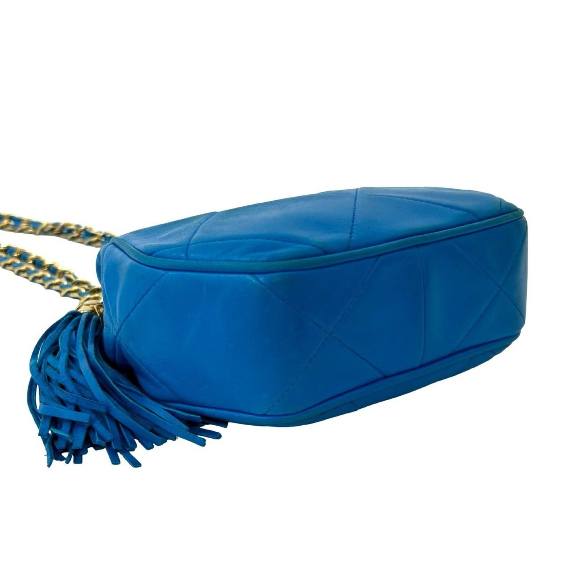 Chanel Blue Leather Shoulder Bag (Pre-Owned)