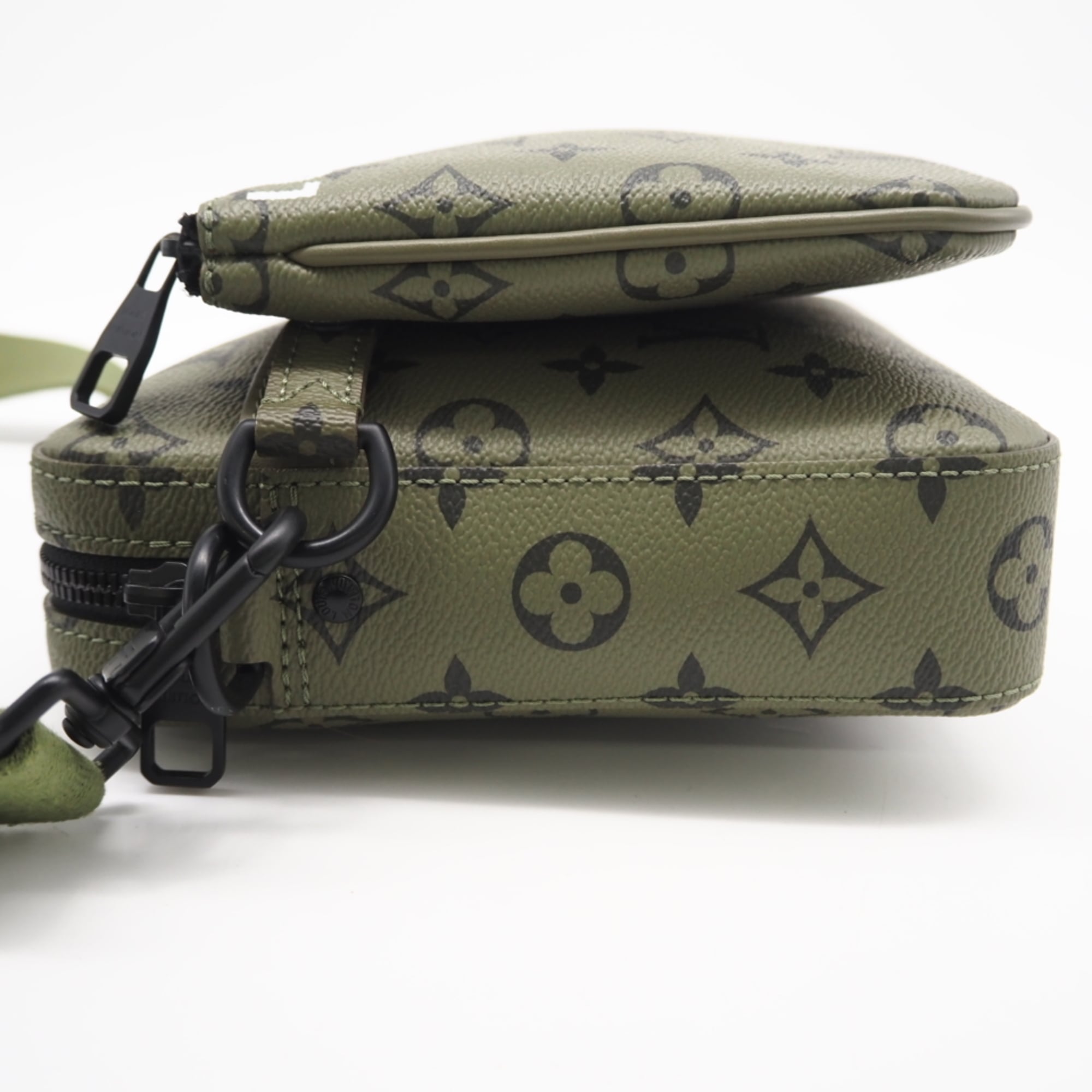 Louis Vuitton Khaki Monogram Red Color Monogram Pouch Shoulder Bag (Pre-Owned)