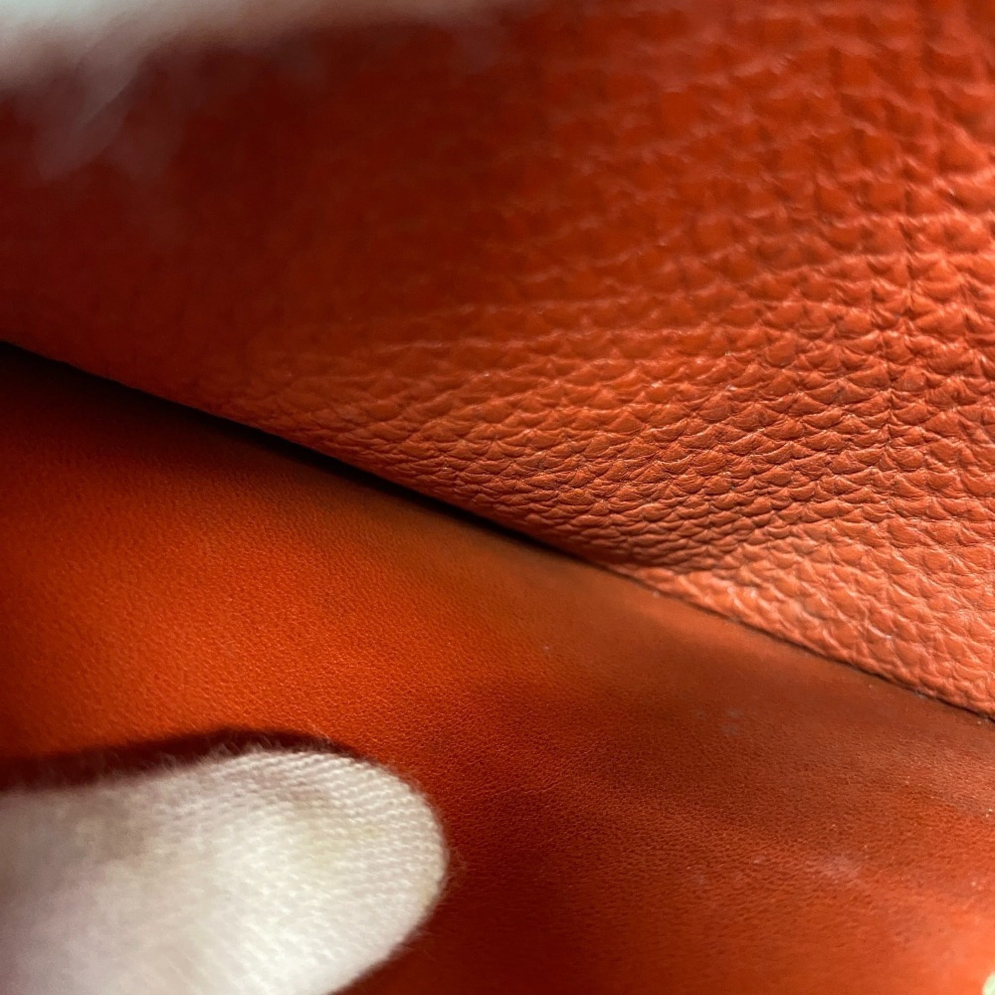 Hermes Red Color Togo Leather Long Wallet (Bi-Fold) (Pre-Owned)