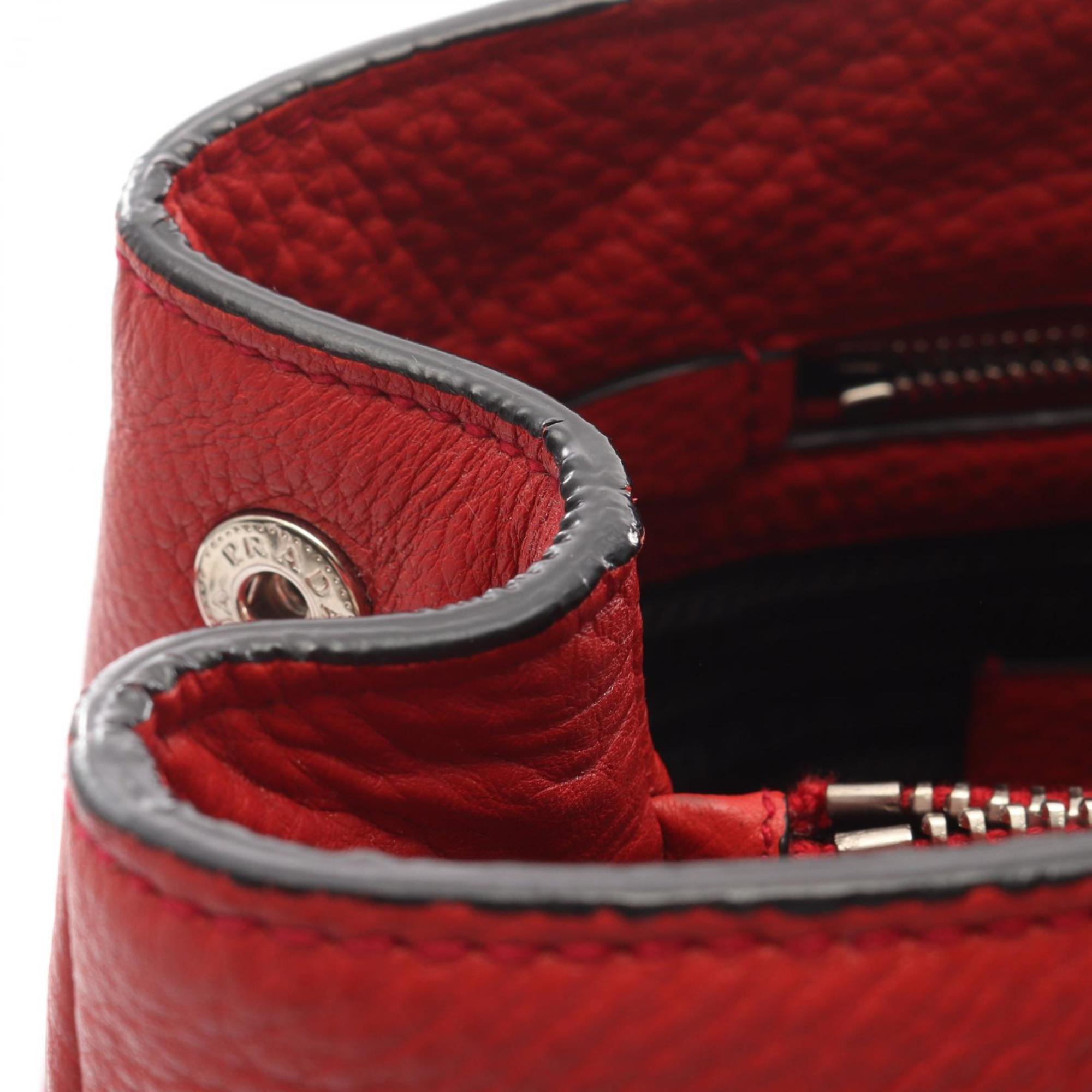 Prada Red Color Leather Handbag (Pre-Owned)