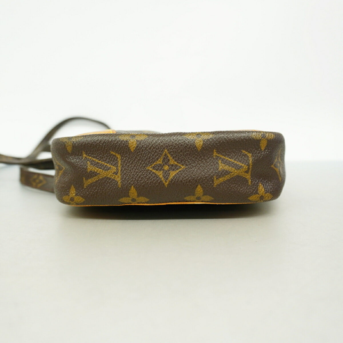 Louis Vuitton Brown Shoulder Bag (Pre-Owned)
