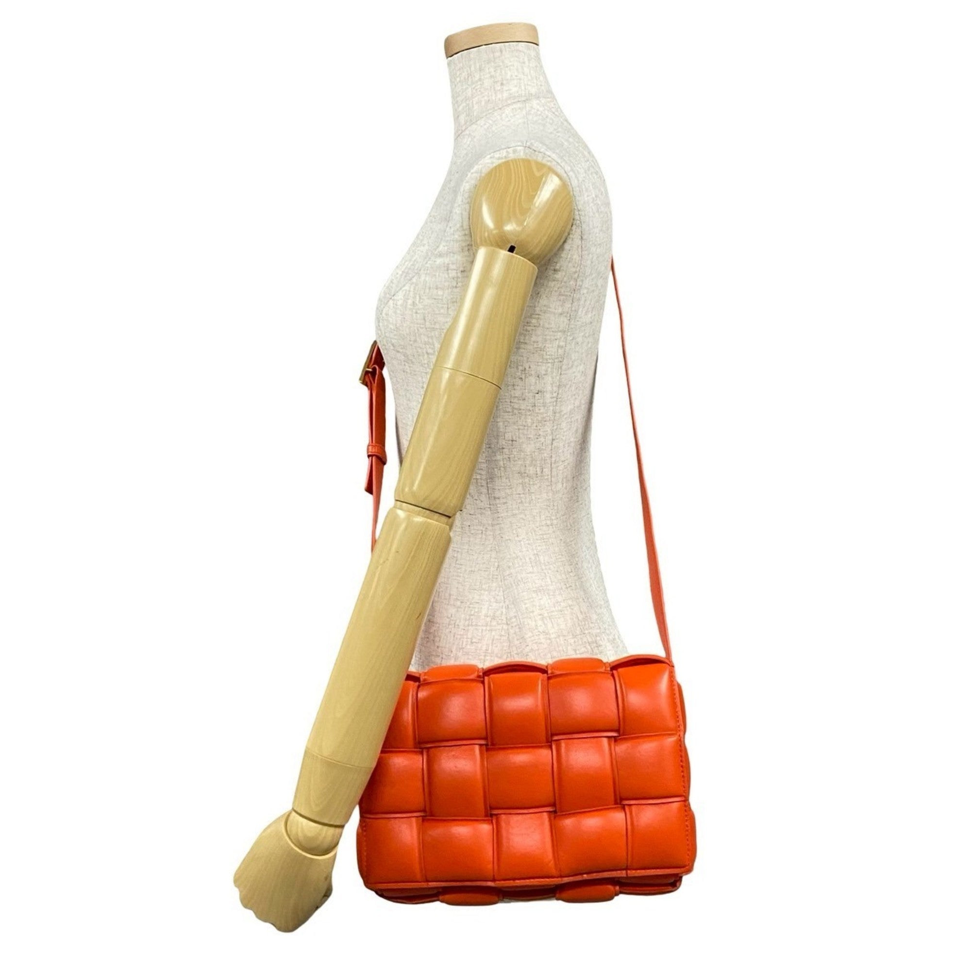 Bottega Veneta Orange Leather Pochette Shoulder Bag (Pre-Owned)