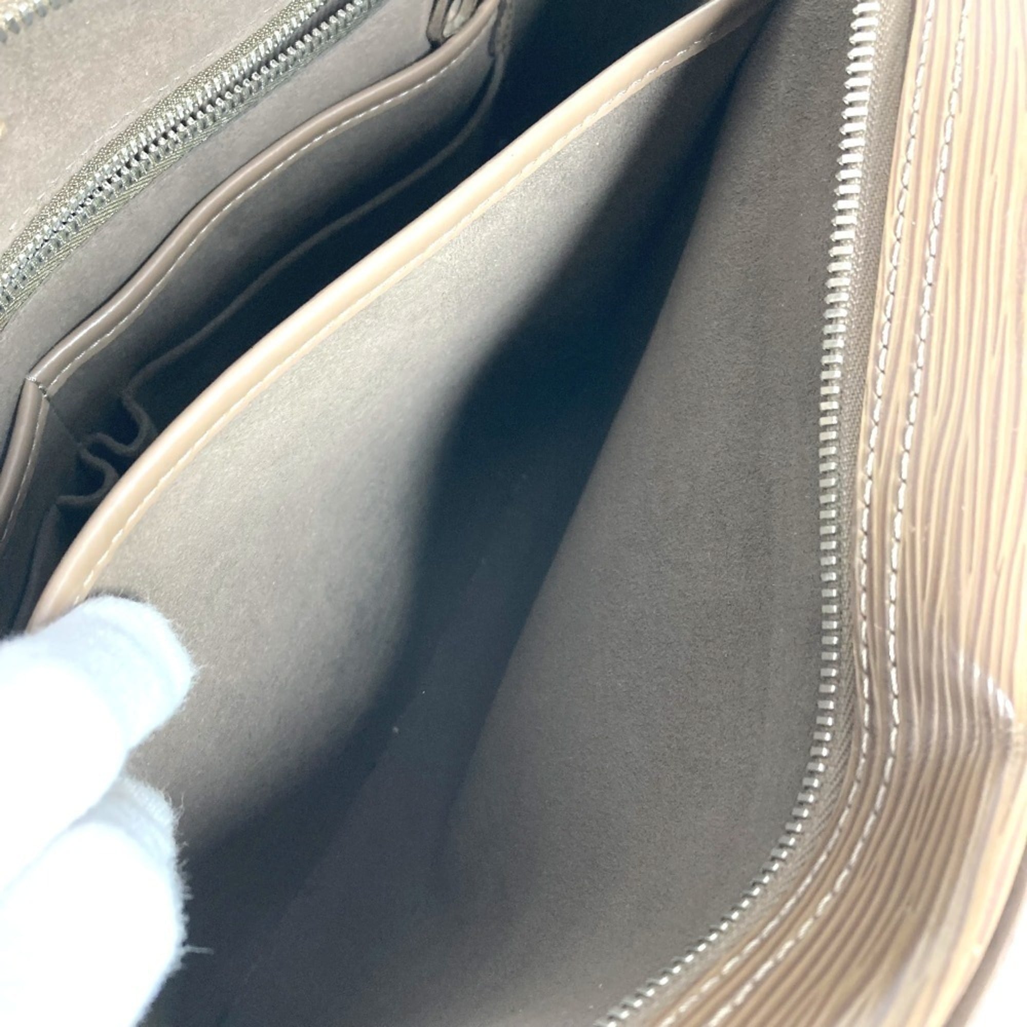 Louis Vuitton Epi Beige Brown Epi Leather Briefcase (Pre-Owned)